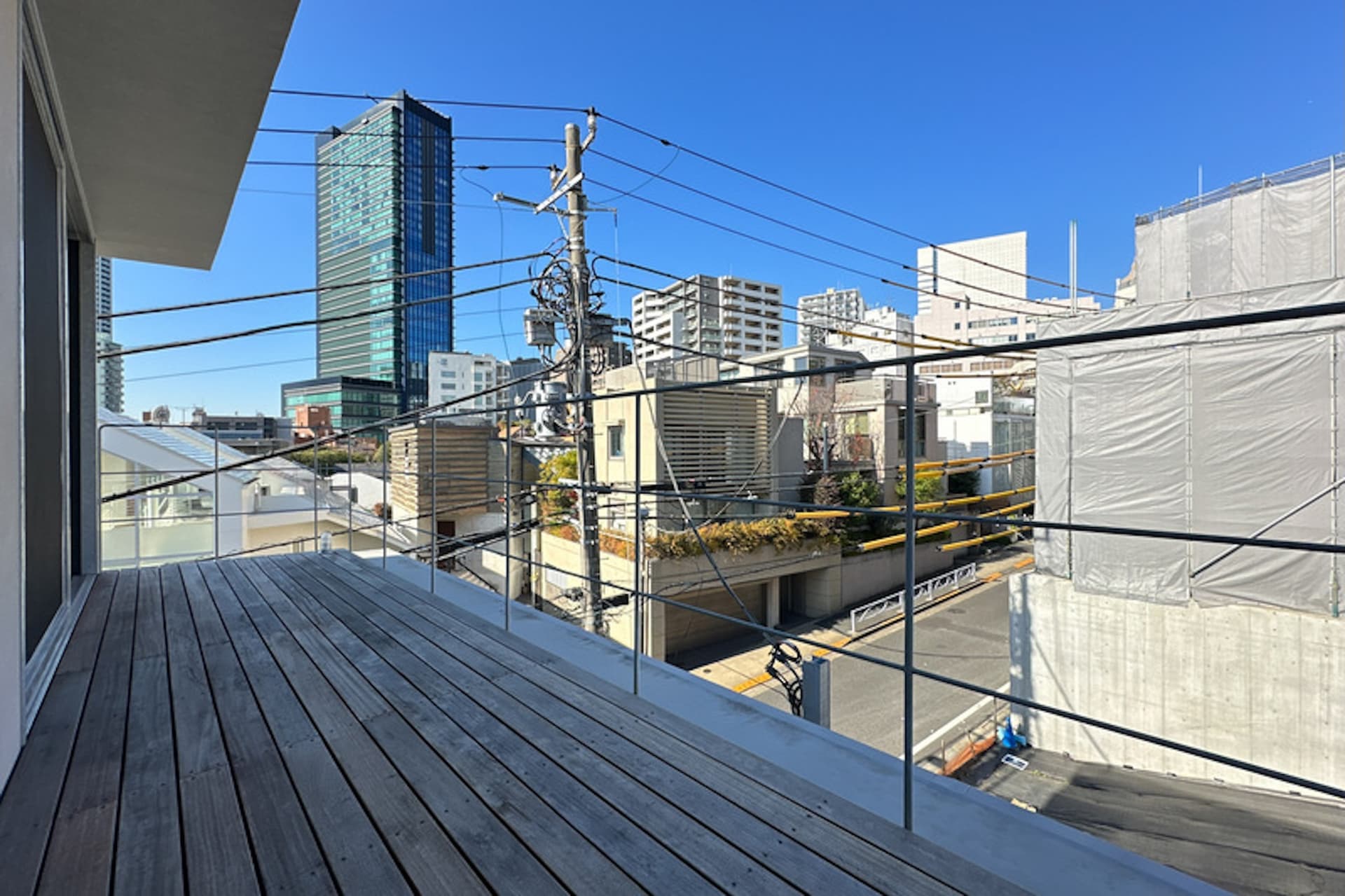 Toreri Aobadai Balcony.jpg