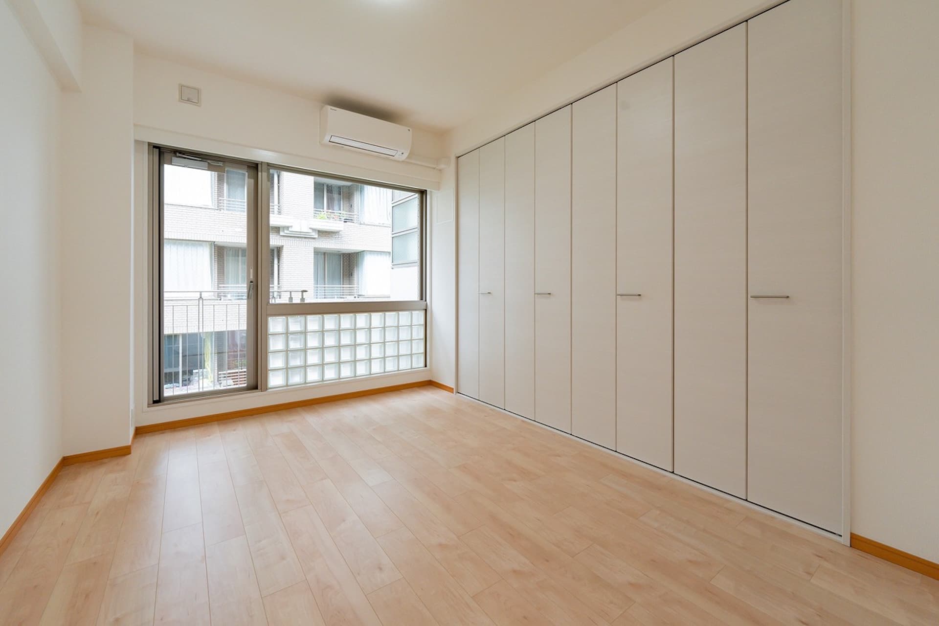 Daikanyama Heights Bedroom.jpg