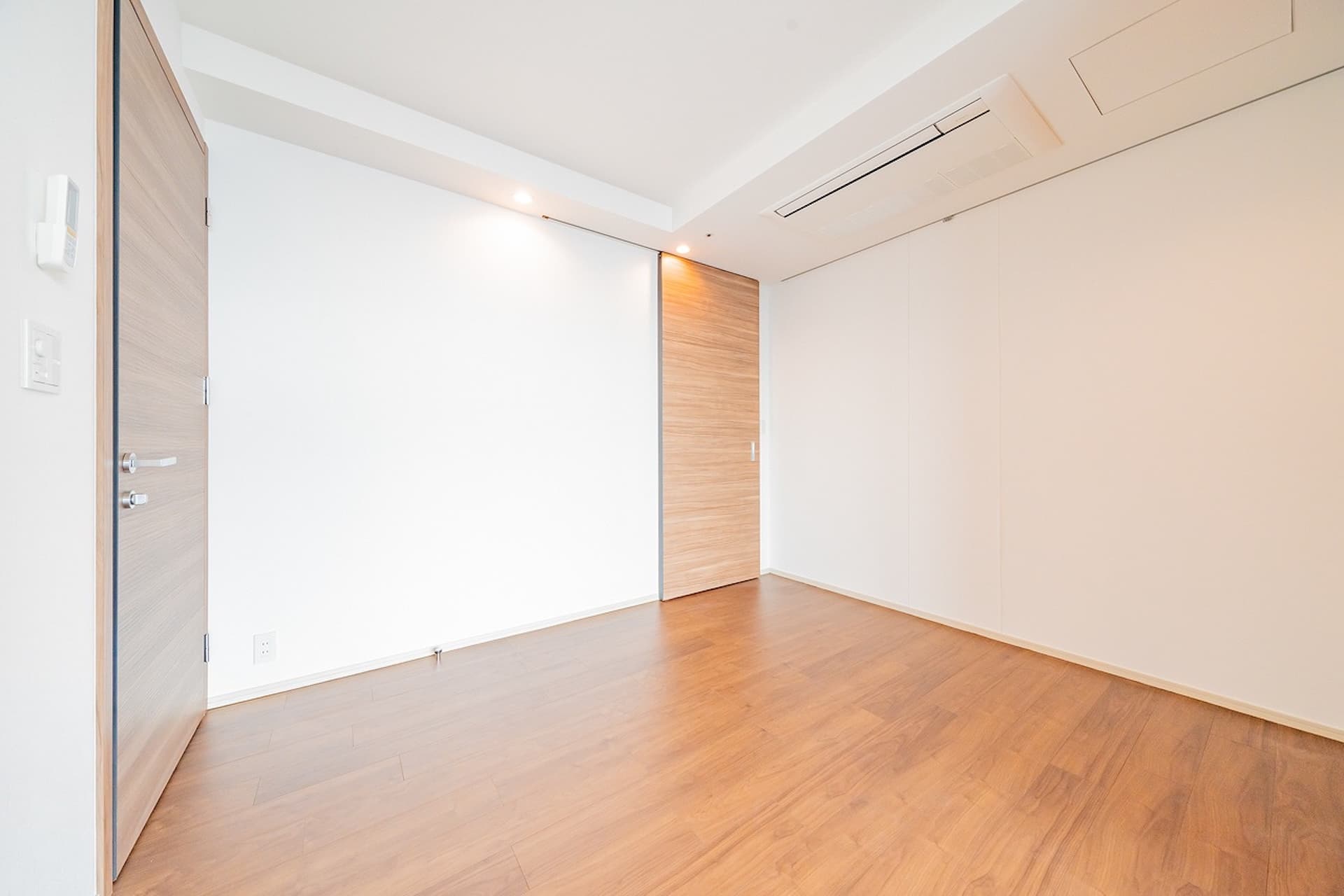 La Tour Aobadai Bedroom.jpg