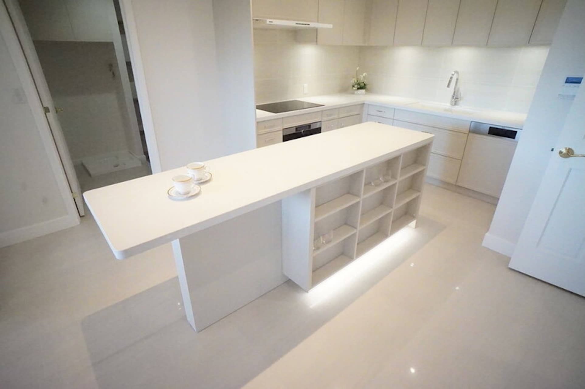 Motoakasaka Towers kitchen.jpg