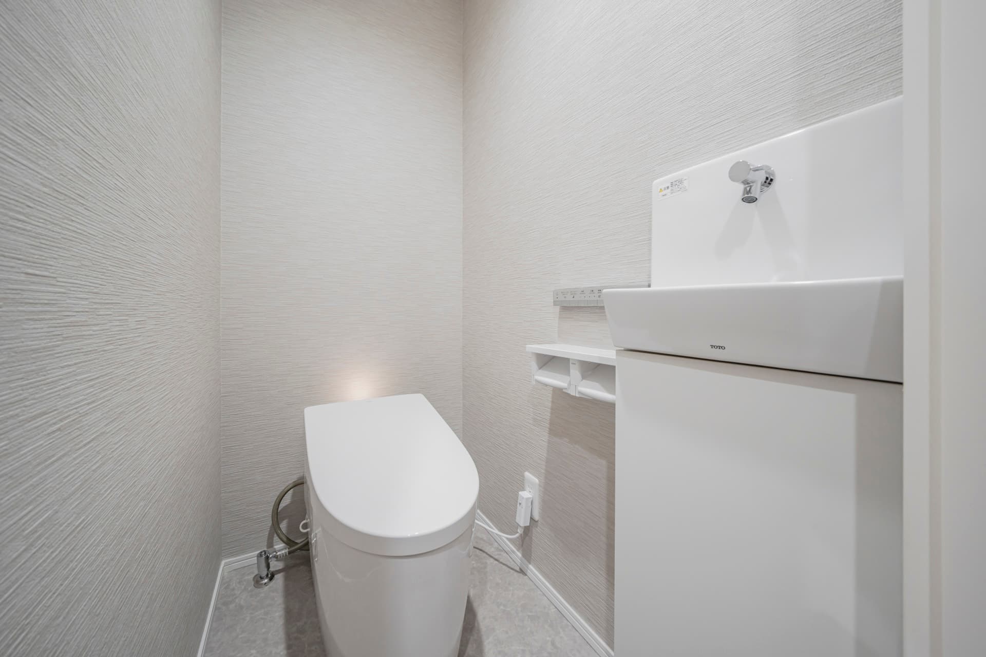 Vera Heights Ebisu East restroom.jpg