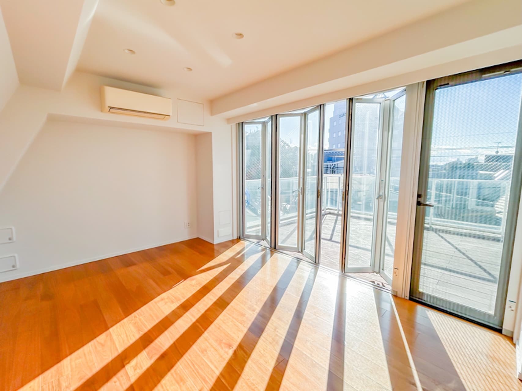 Yoyogi Uehara Apartment LDK2.jpg