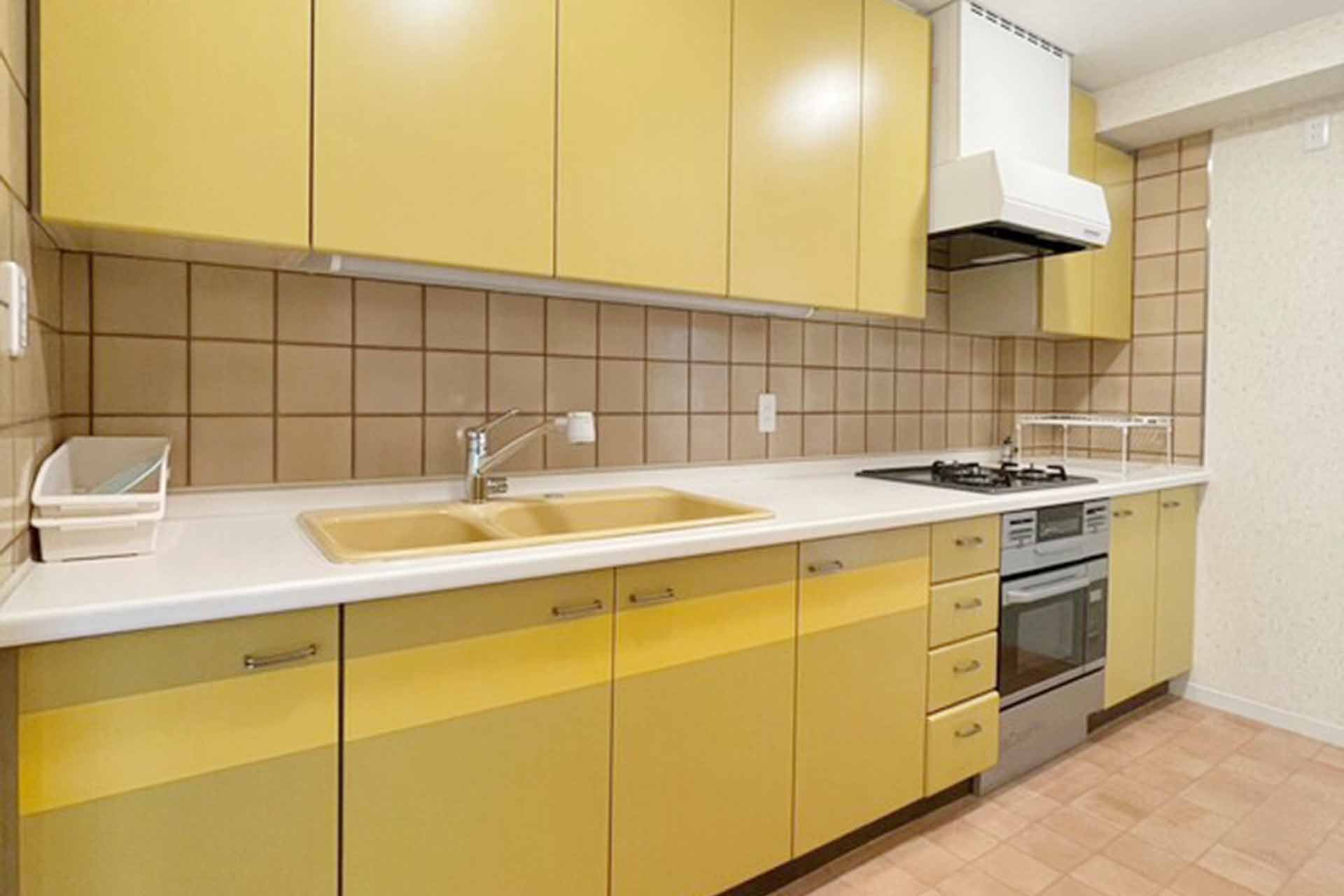 Hiroo Garden Hills kitchen.jpg