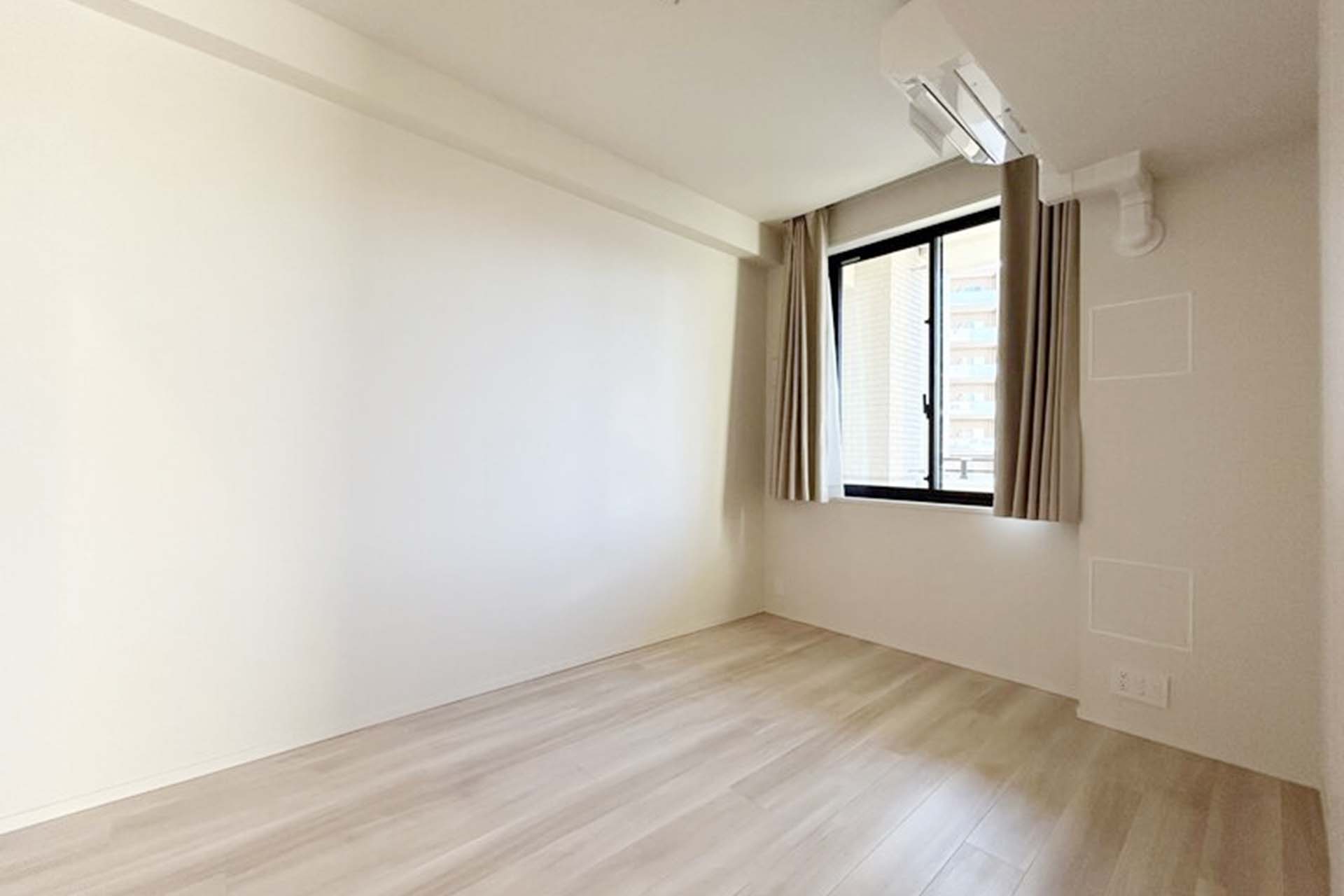 Park Court Minamiazabu Bedroom3.jpg