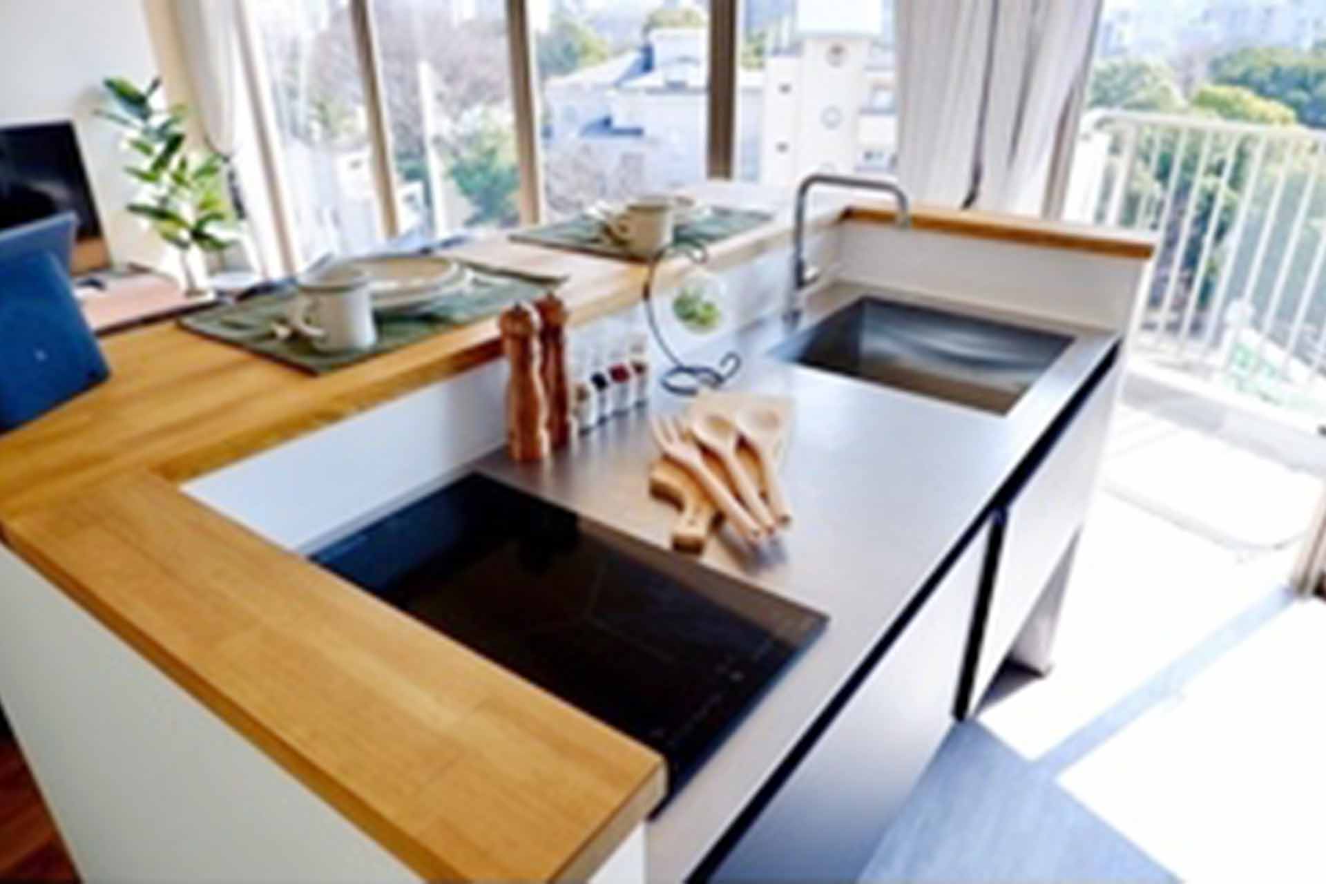 Spacia Azabu-Juban I kitchen.jpg