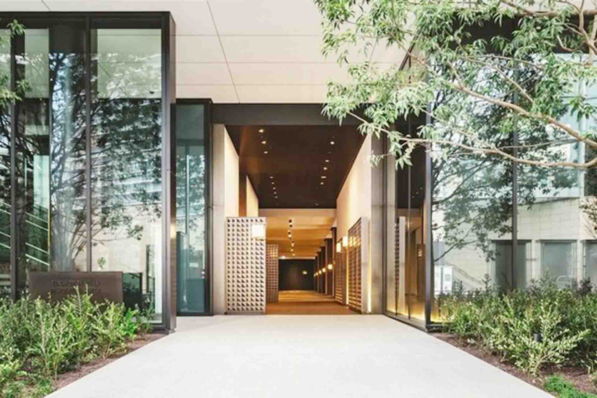 Toranomon Hills Residential Tower Hall3.jpg