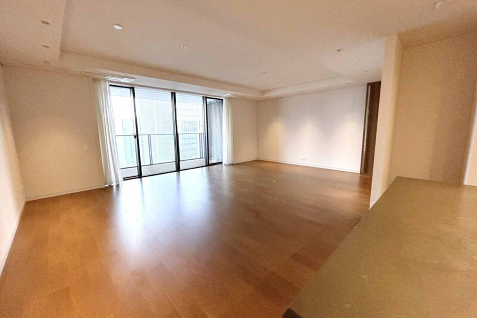 Toranomon Hills Residential Tower LDK.jpg