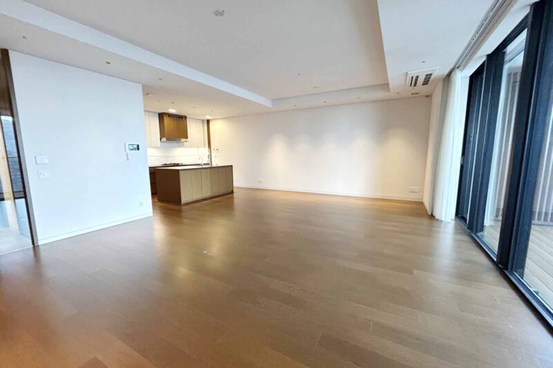 Toranomon Hills Residential Tower LDK2.jpg