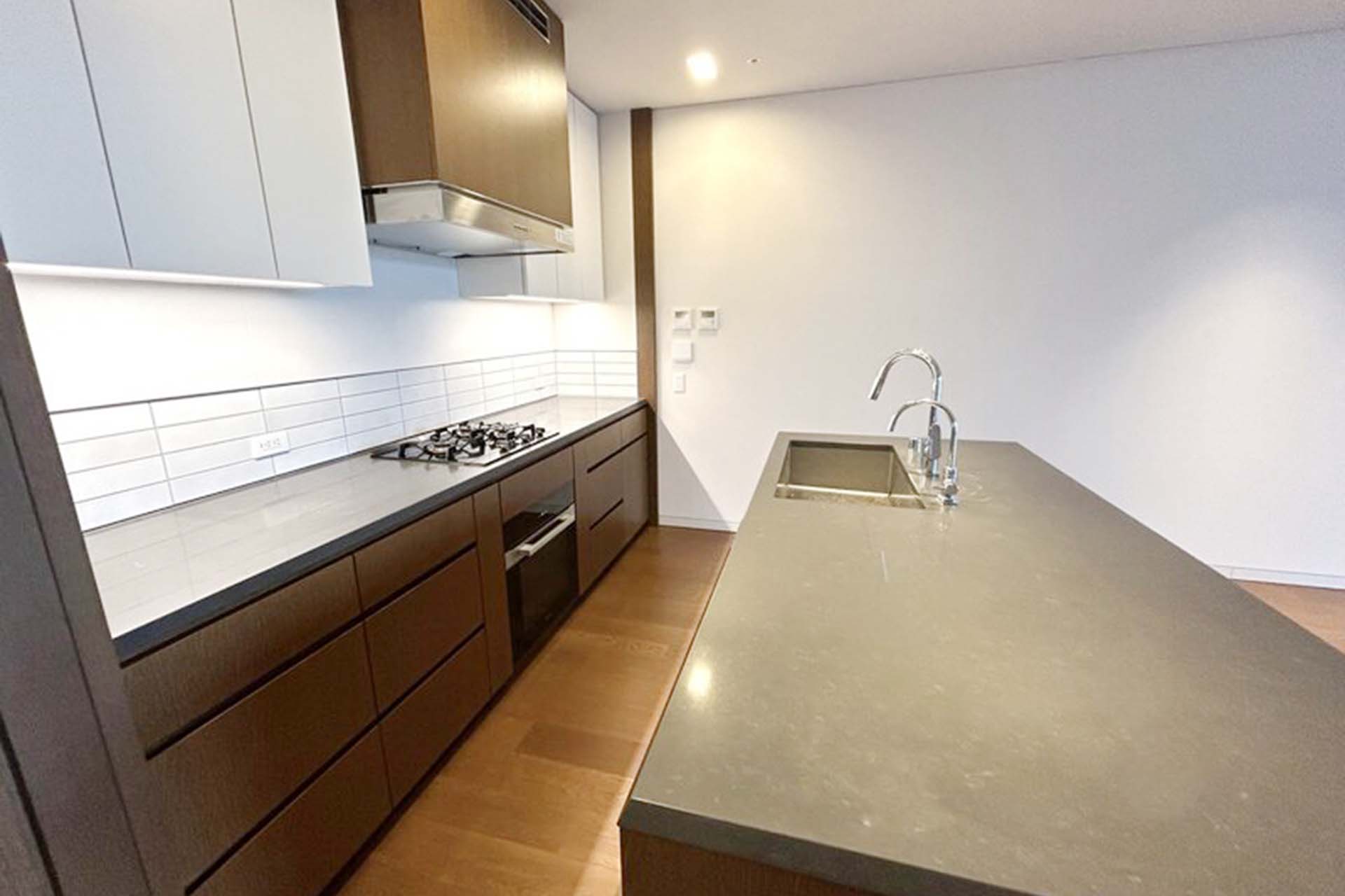 Toranomon Hills Residential Tower kitchen.jpg