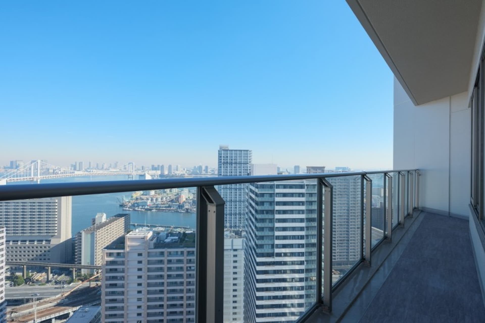 Cosmo Polis Shinagawa Balcony.jpeg