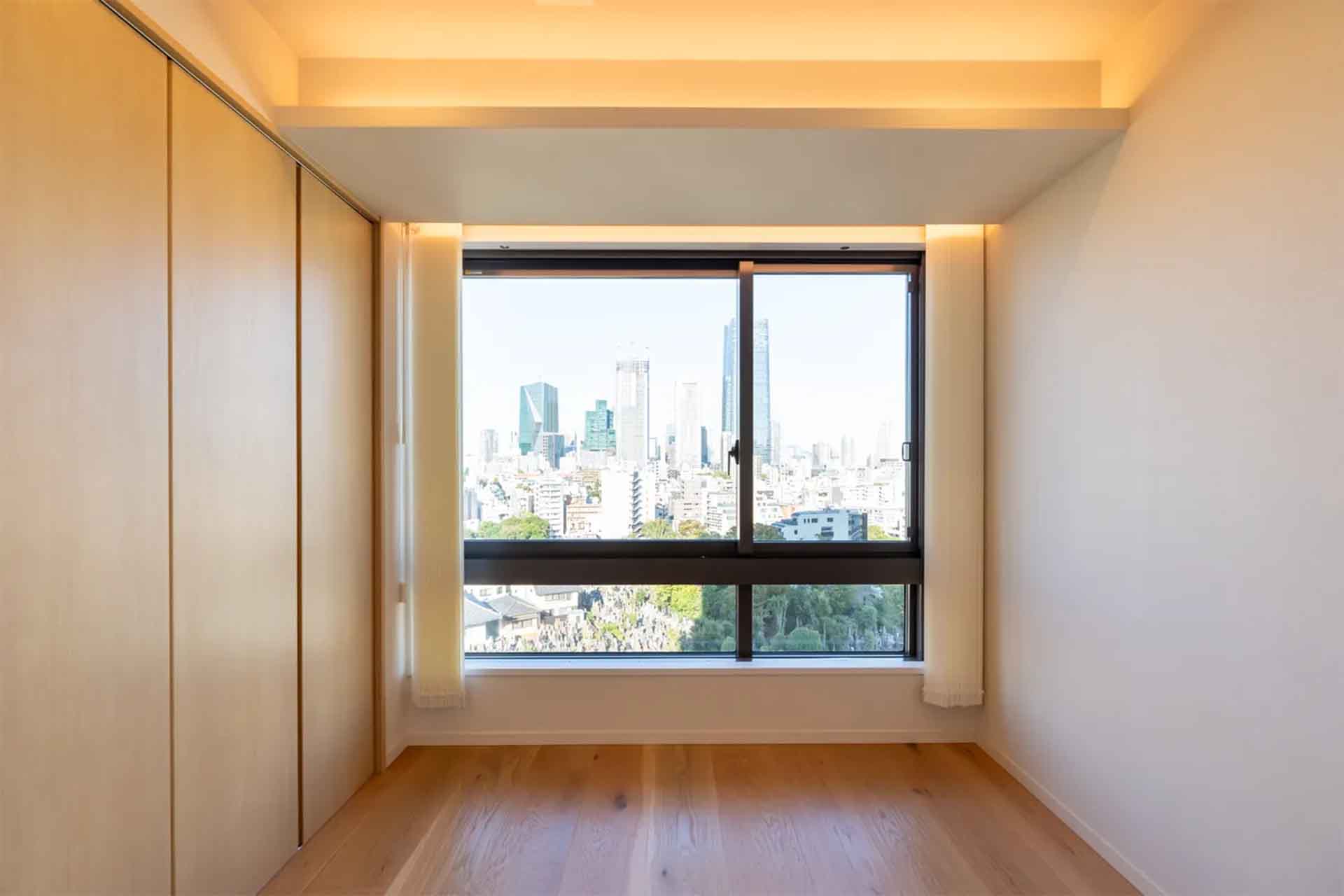 Motoazabu Hills Forest Tower Bedroom2.jpg
