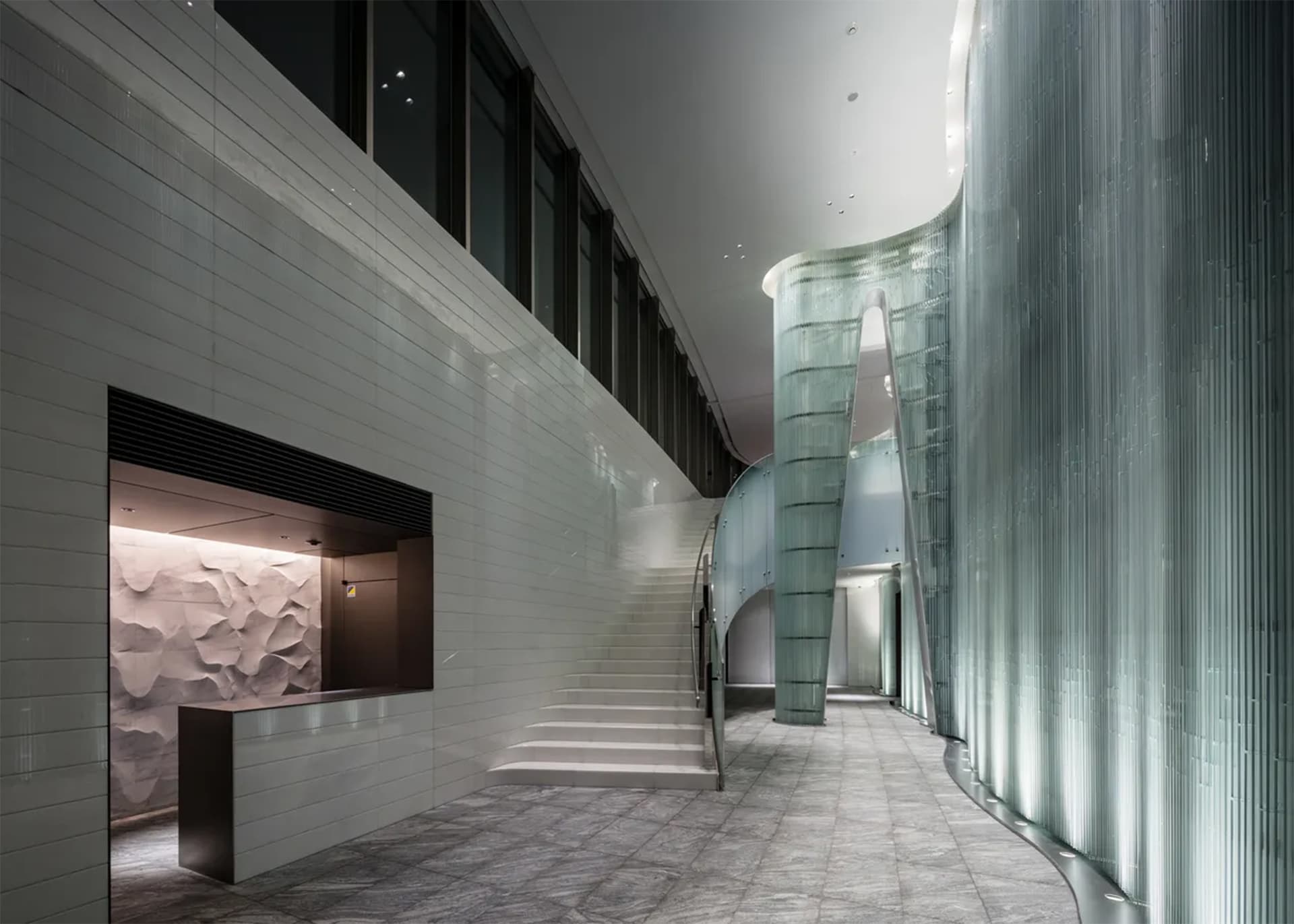 Park Court Aoyama The Tower hall2.jpg