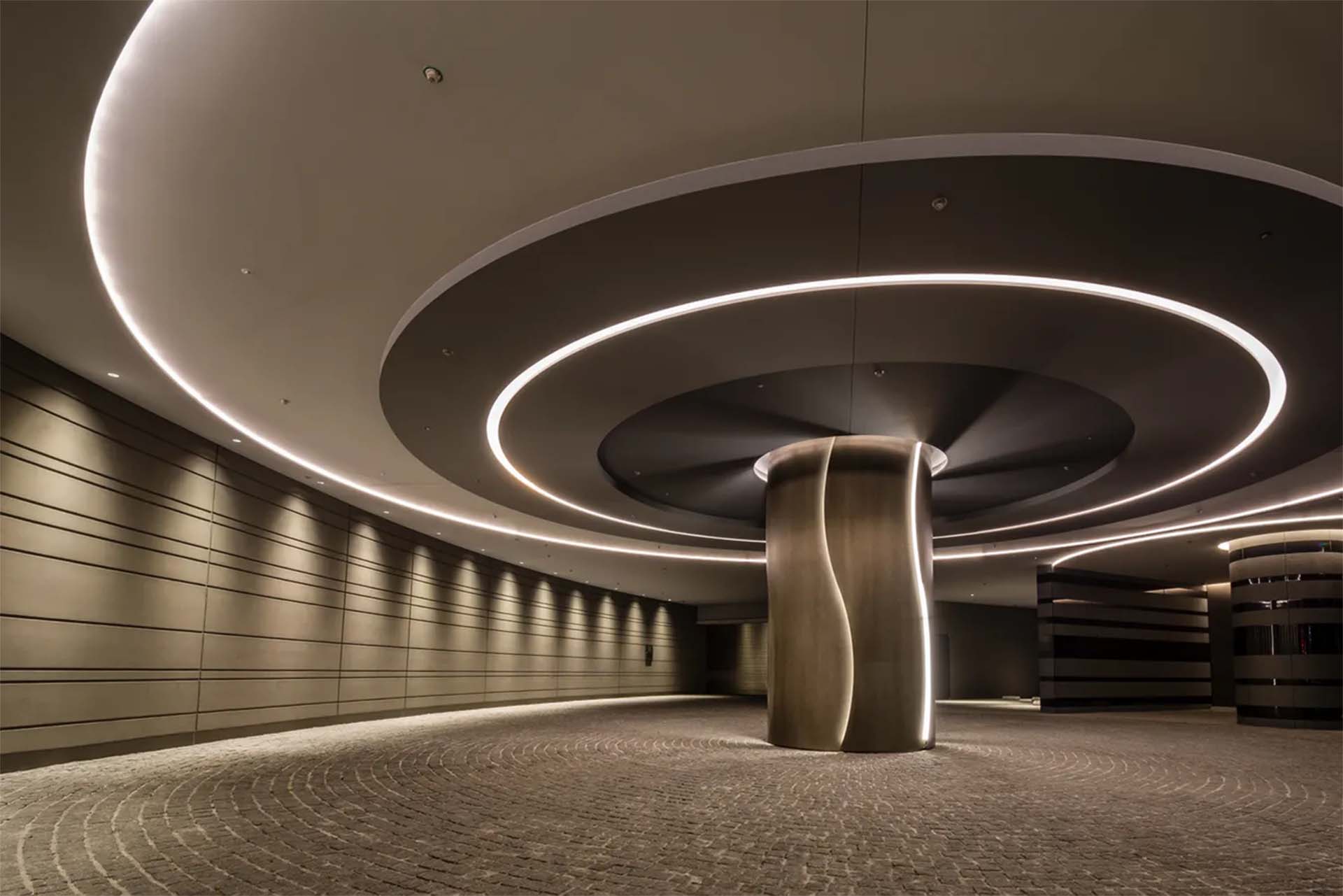 Park Court Aoyama The Tower hall.jpg