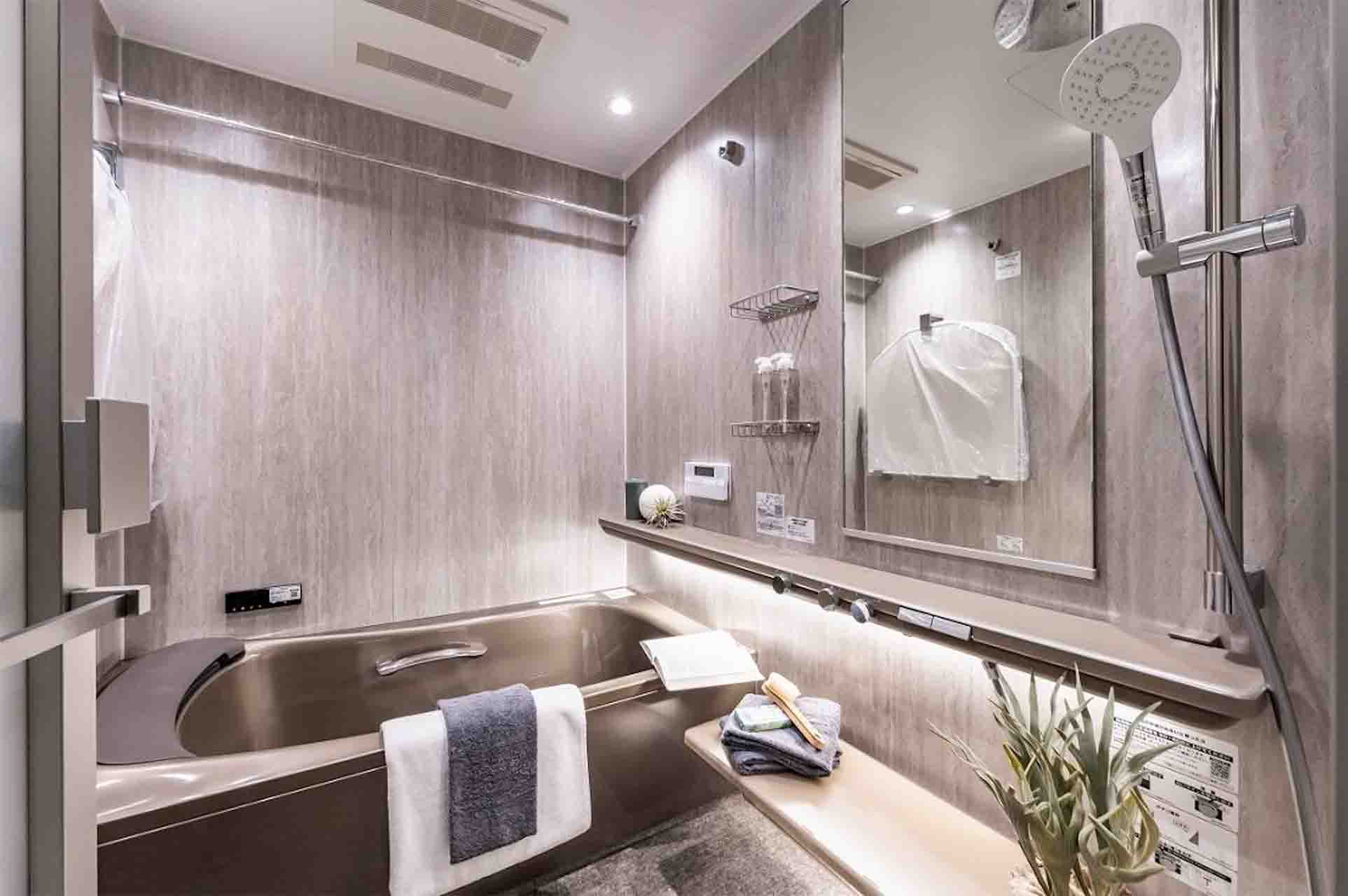 CENTURY PARK TOWER bathroom.jpg
