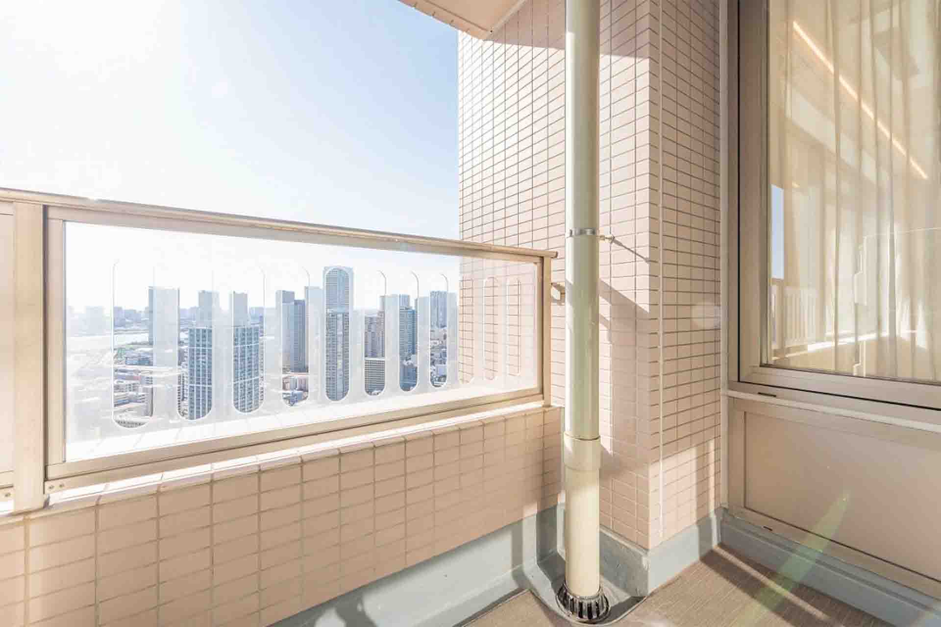 CENTURY PARK TOWER Balcoony.jpg