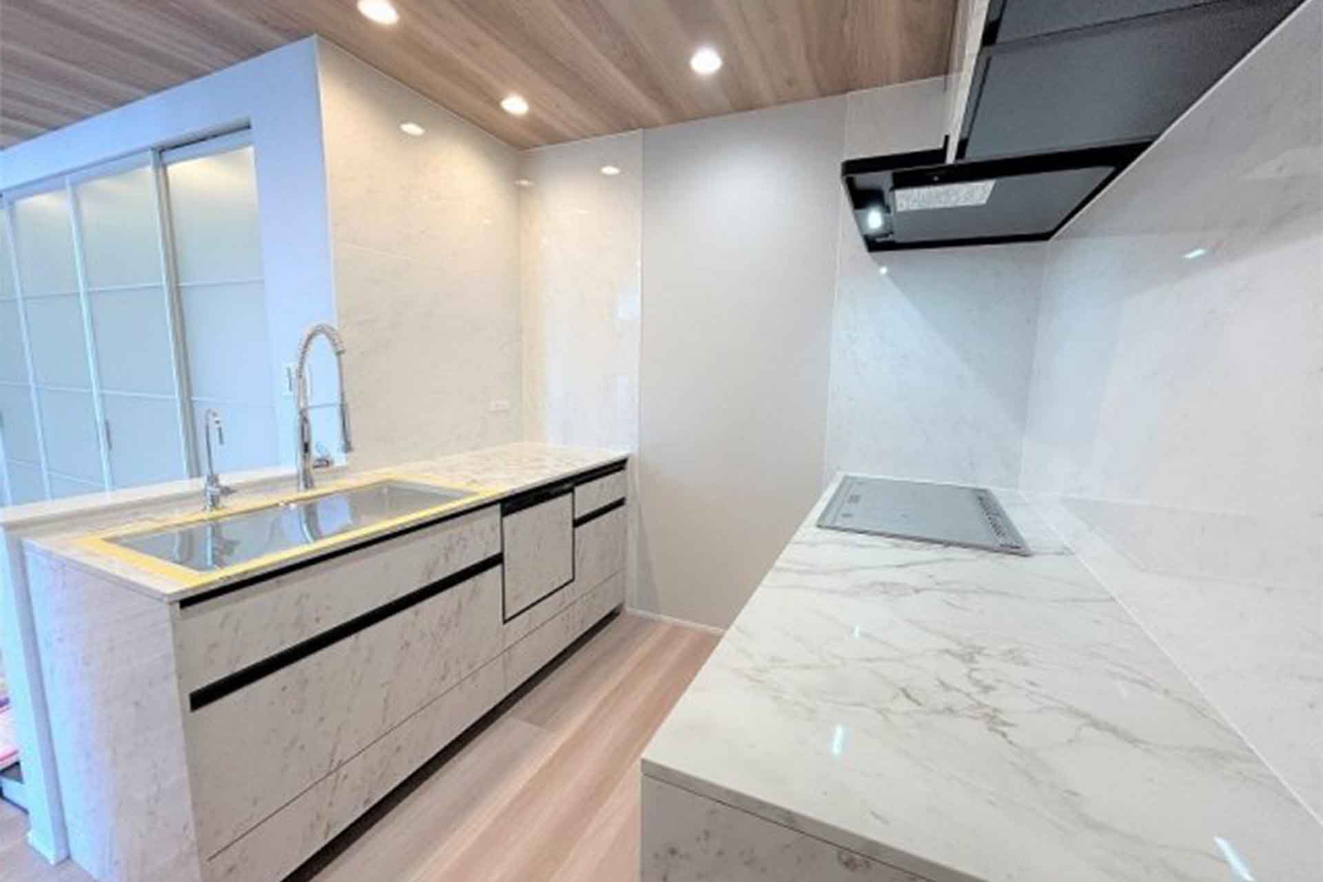 Aoyama Park Tower kitchen.jpg