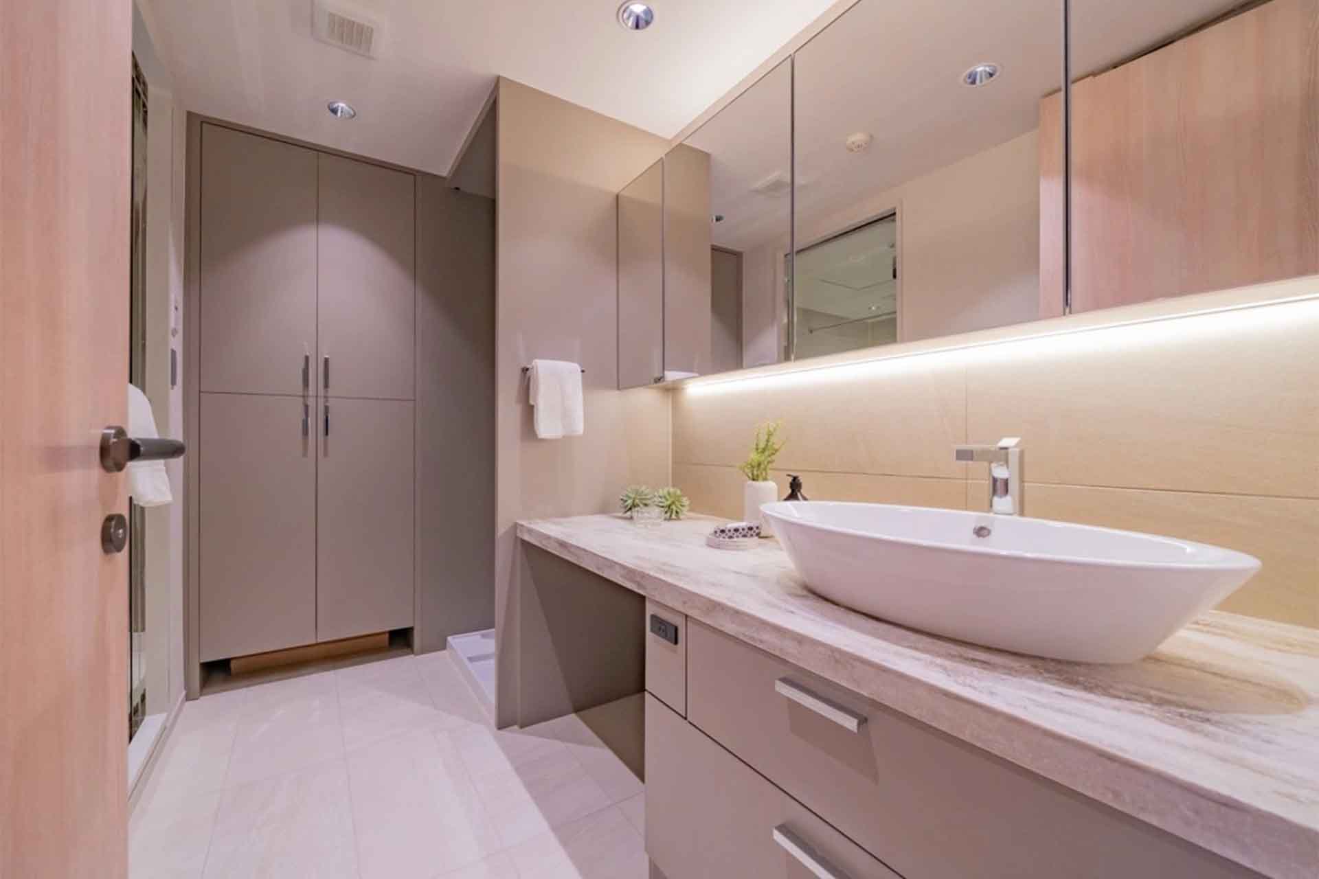 Hiroo Garden Hills Center Hill  Batroom.jpg