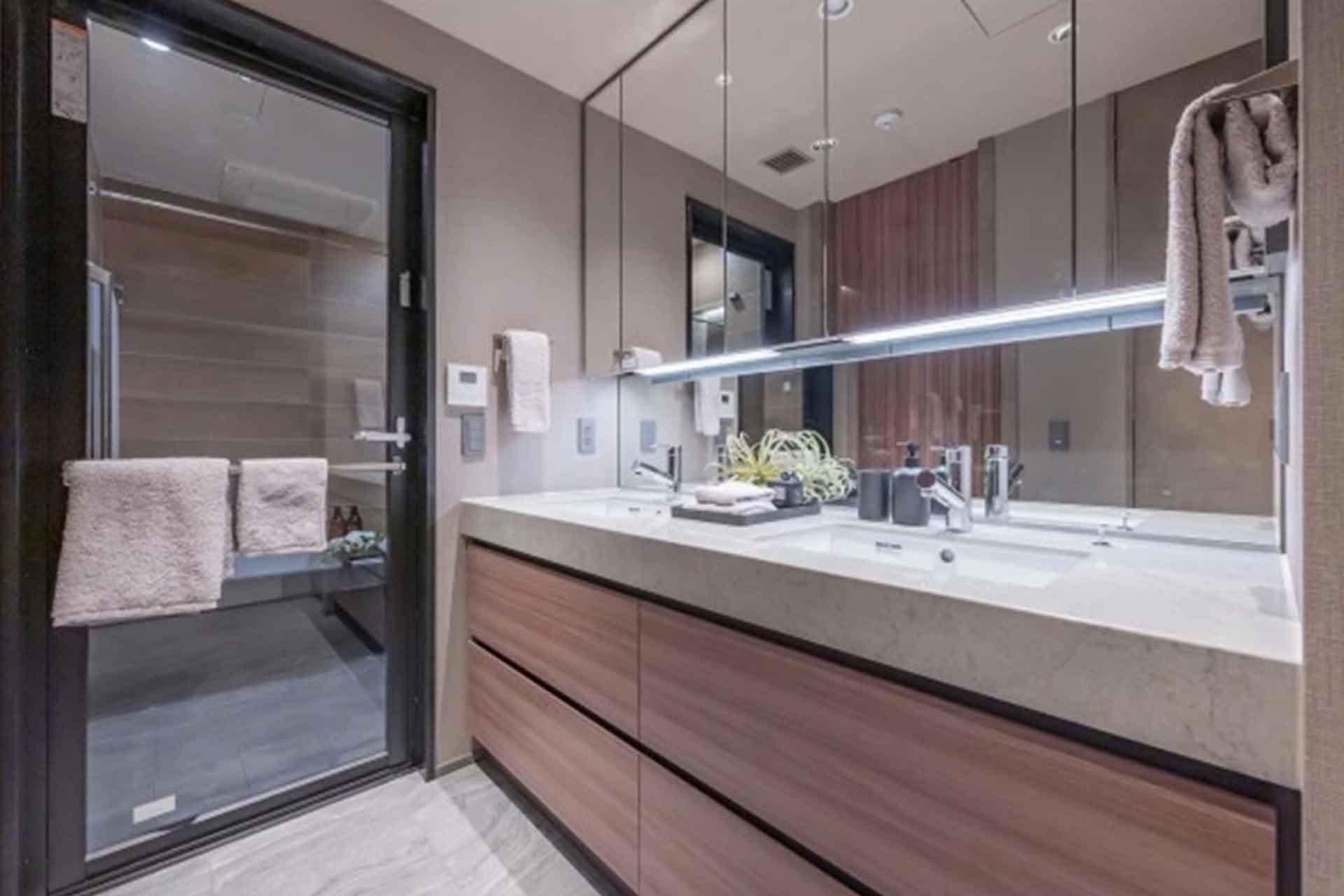 Motoazabu Hills Forest Tower Bathroom.jpg