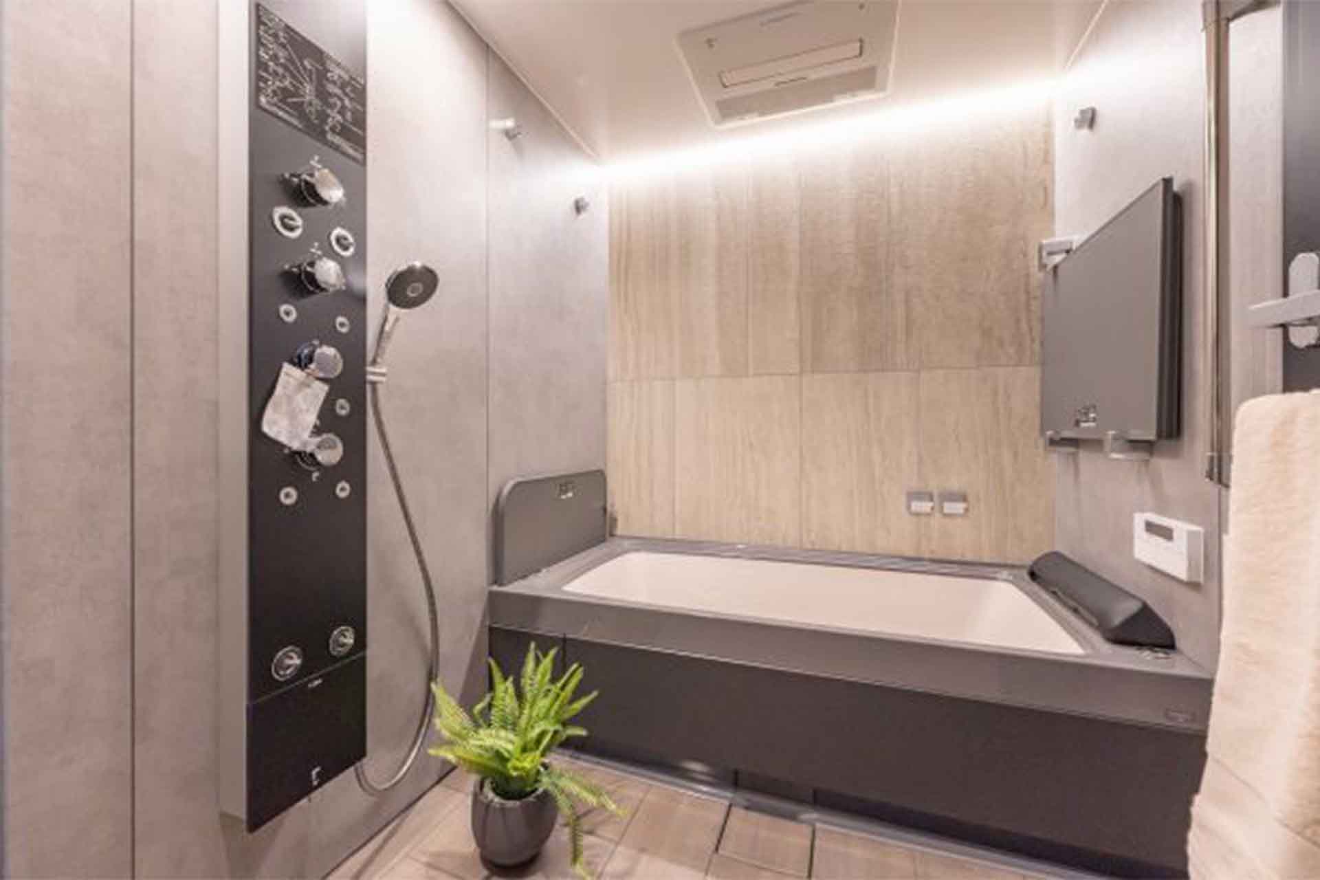 Takanawa The Residence Bathroom.jpg