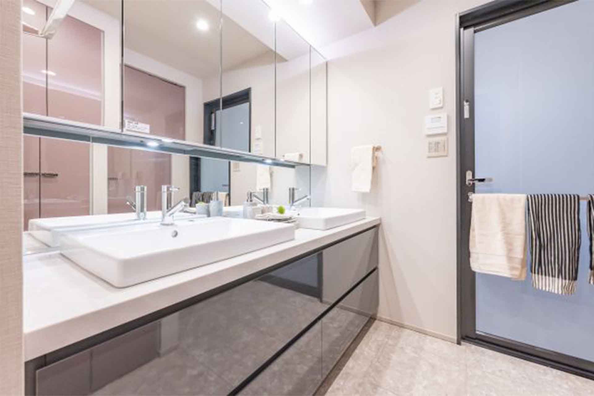 Takanawa The Residence Bathroom2.jpg