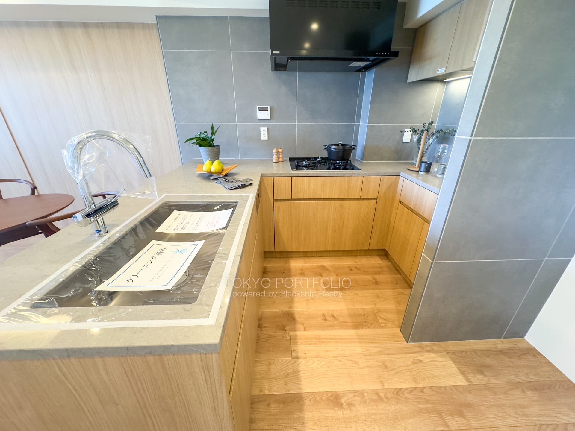 Caterina Mita Tower Suite East Arc Building  -14.jpg