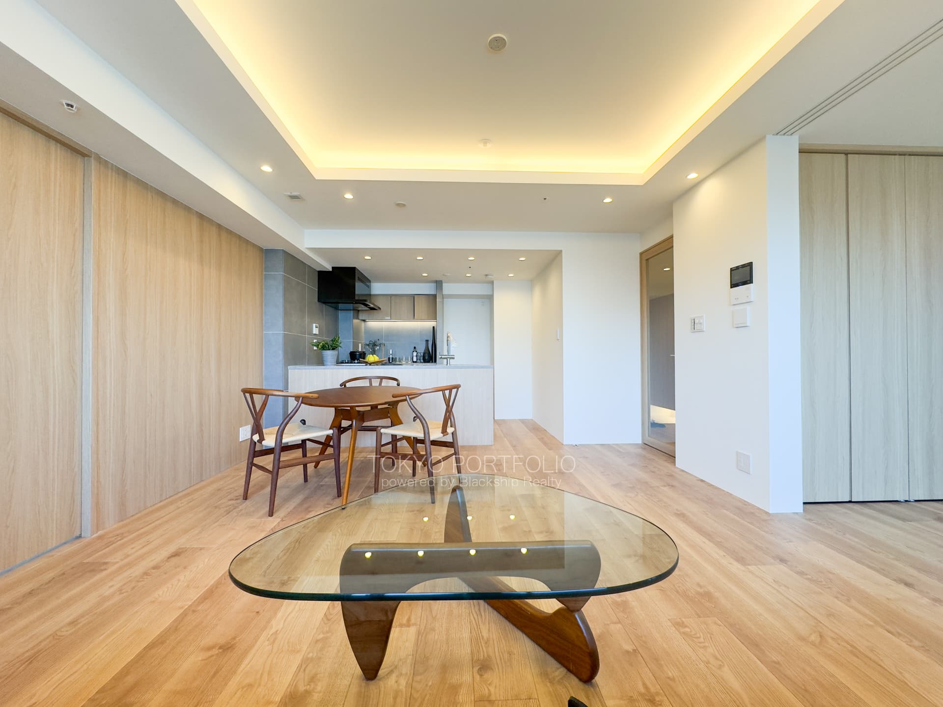 Caterina Mita Tower Suite East Arc Building  -15.jpg