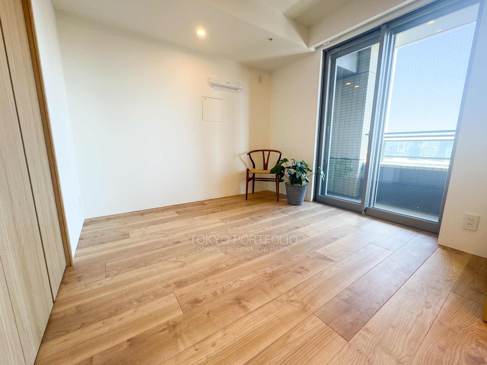 Caterina Mita Tower Suite East Arc Building  -10.jpg