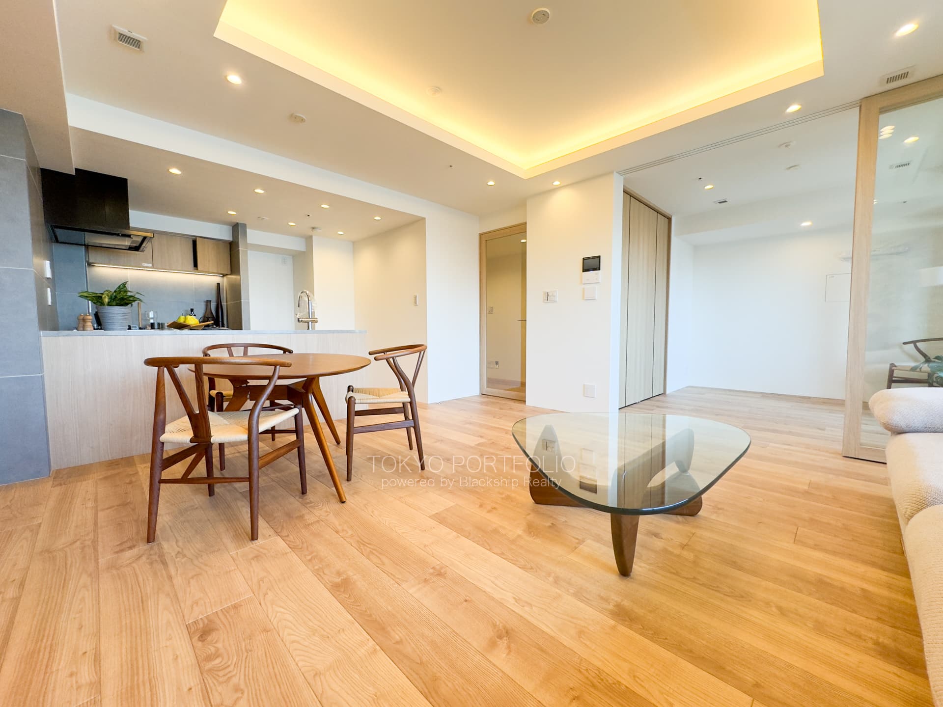Caterina Mita Tower Suite East Arc Building  -13.jpg