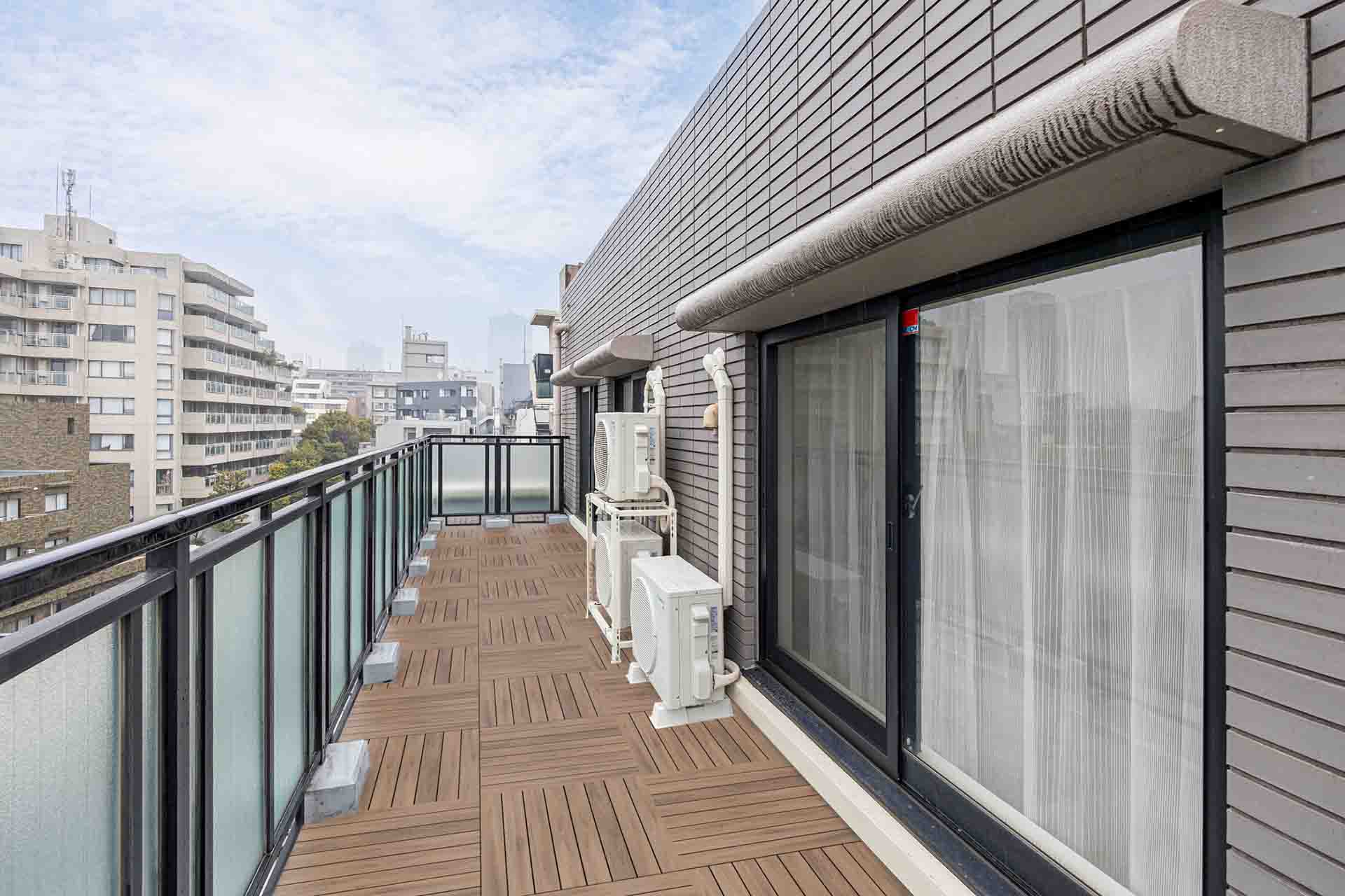 Axia Foresta Azabu Balcony.jpg