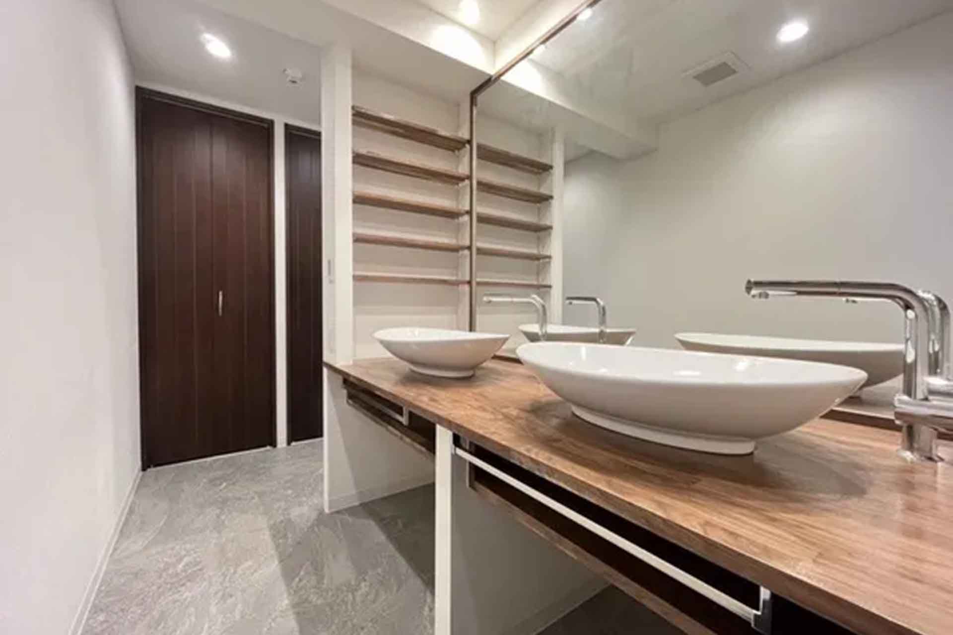 Domus Minami Aoyama bathroom.jpg