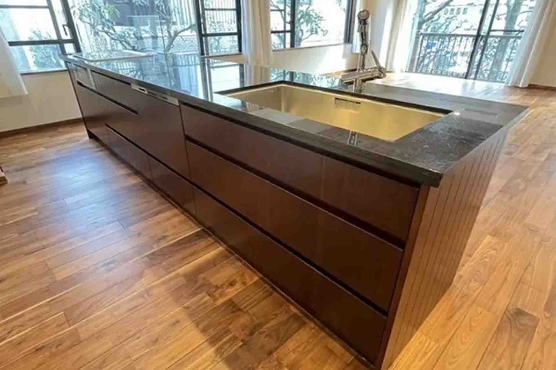 Domus Minami Aoyama kitchen.jpg