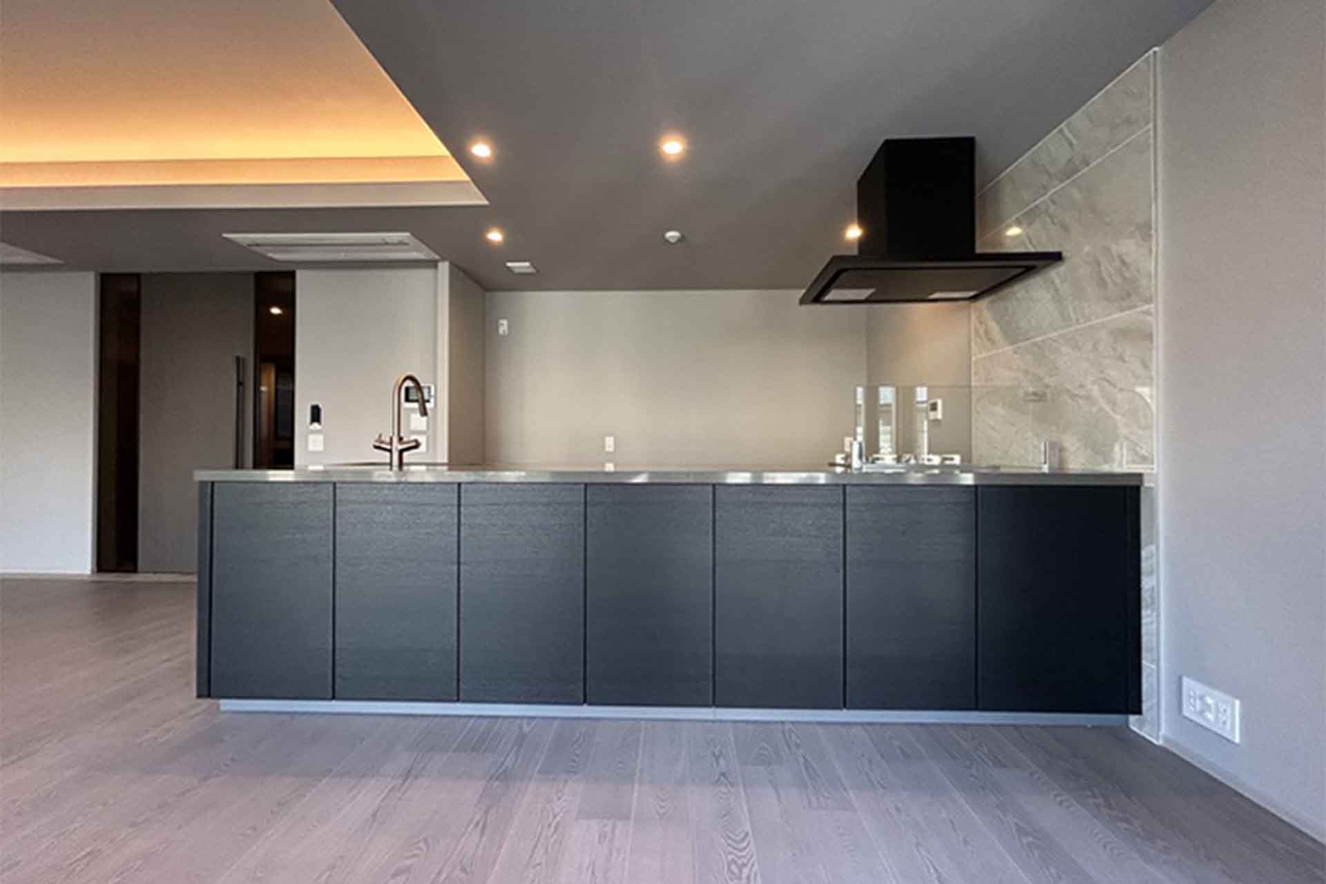 Grand Maison Motoazabu kitchen.jpg