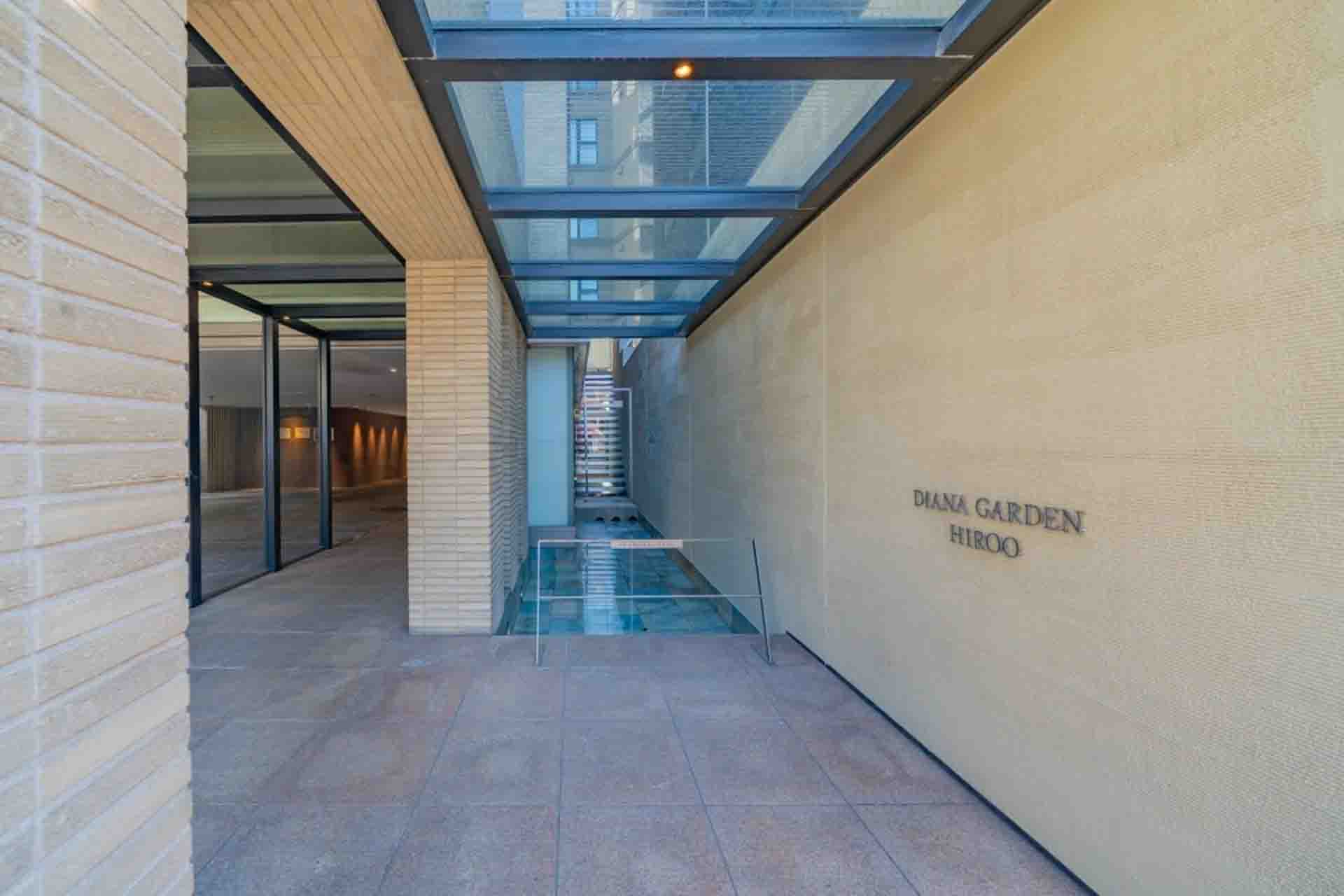 Diana Garden Hiroo hall.jpg