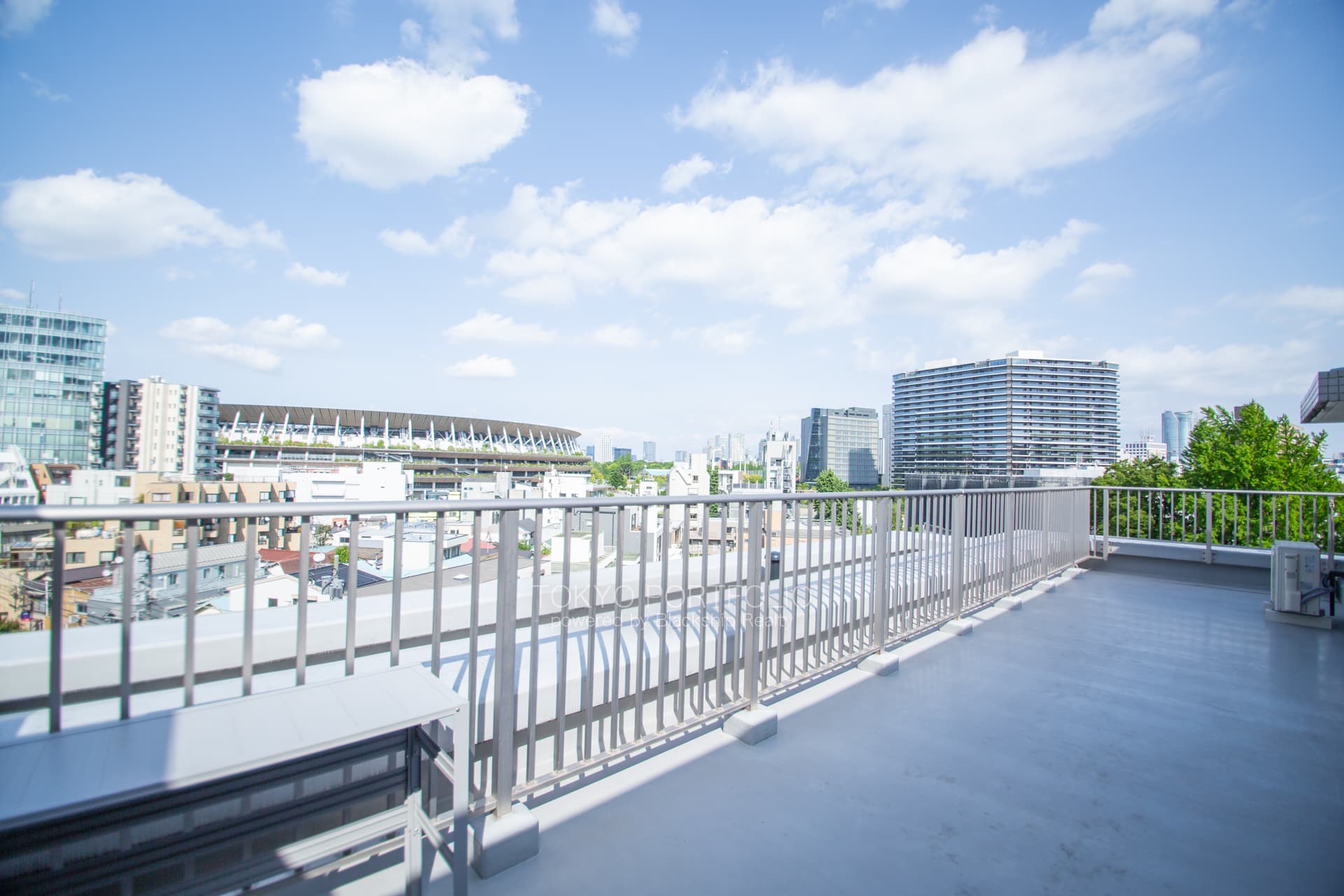 jingu gaien house balcony.jpg