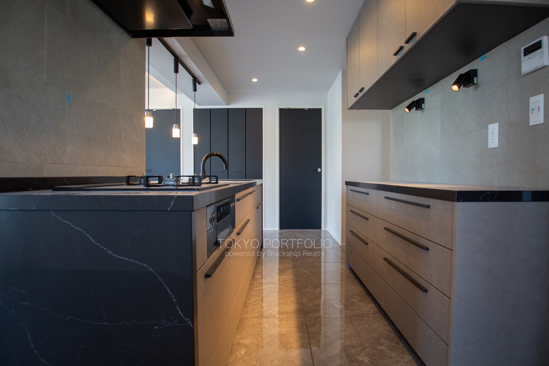 jingu gaien house kitchen.jpg