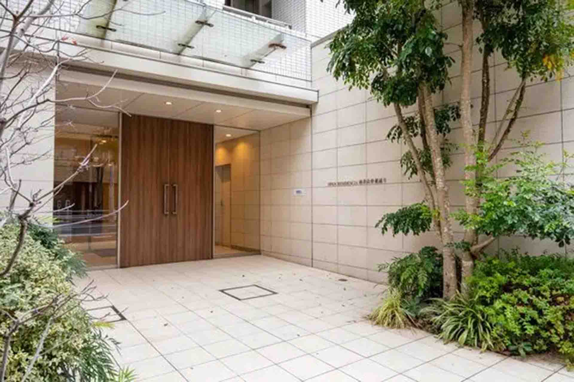 Open Residence Minamiaoyama Antique Streetのコピー.jpg