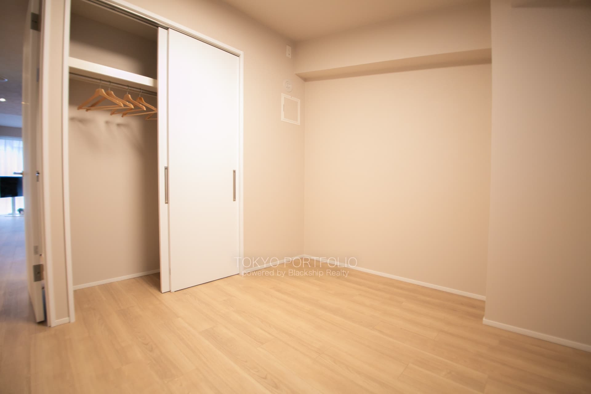 Open Residence Minamiaoyama Antique Street-02.jpg