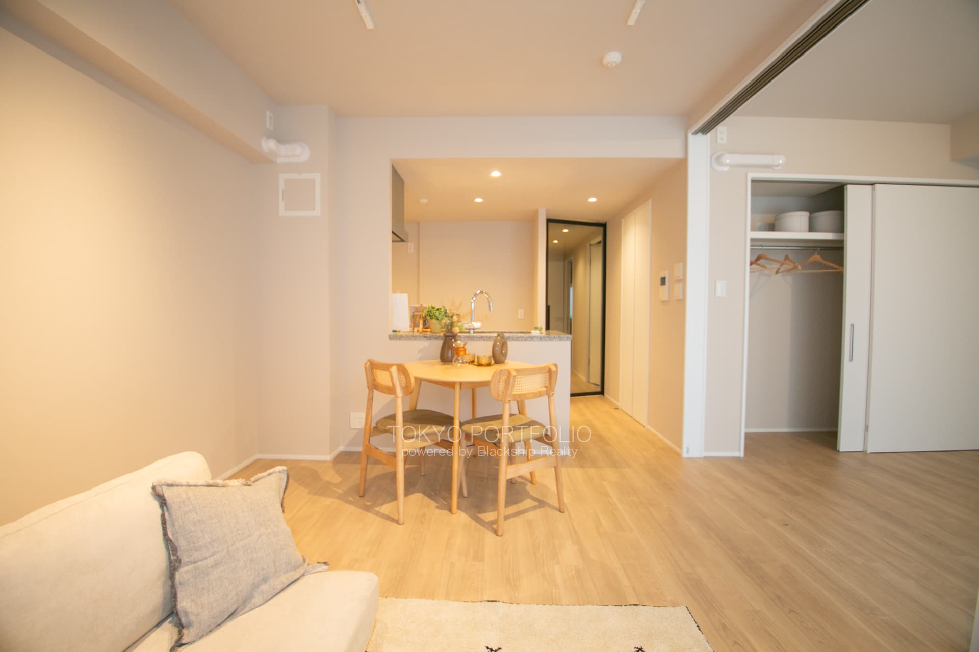 Open Residence Minamiaoyama Antique Street-09.jpg