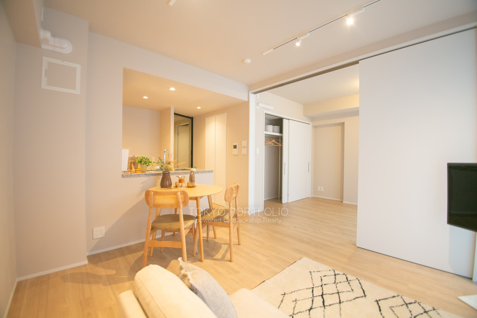 Open Residence Minamiaoyama Antique Street-10.jpg