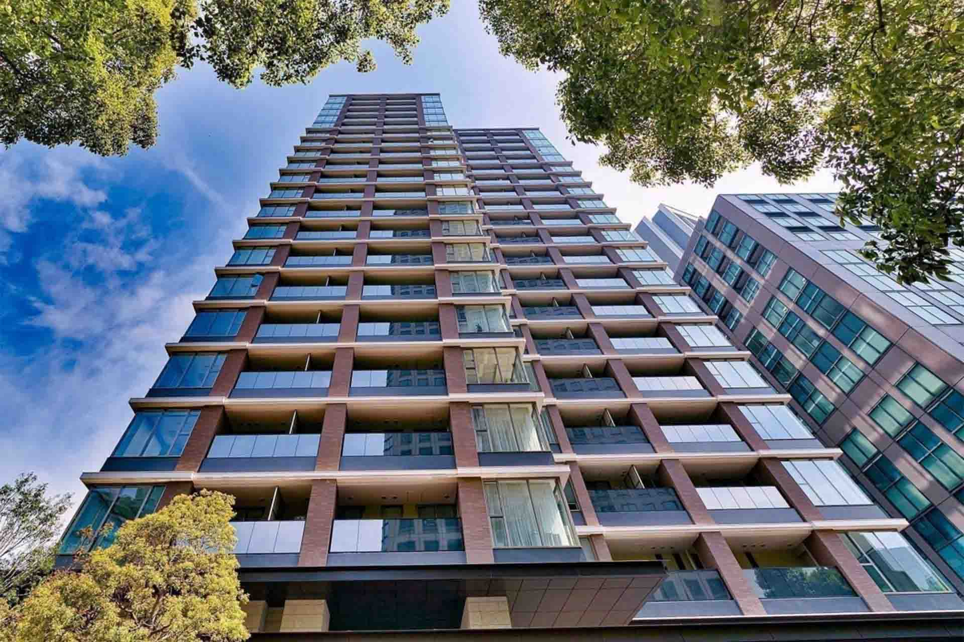 Park Court Toranomon exterior.jpg