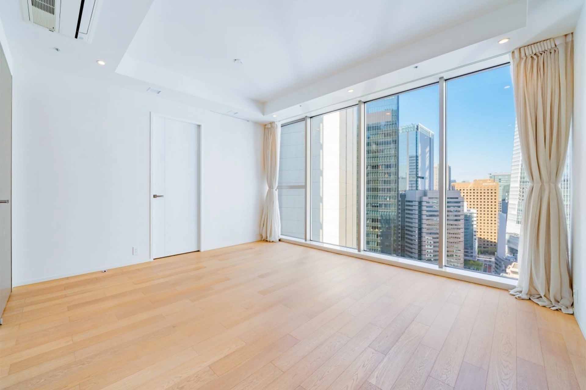 Park Court Toranomon bedroom.jpg