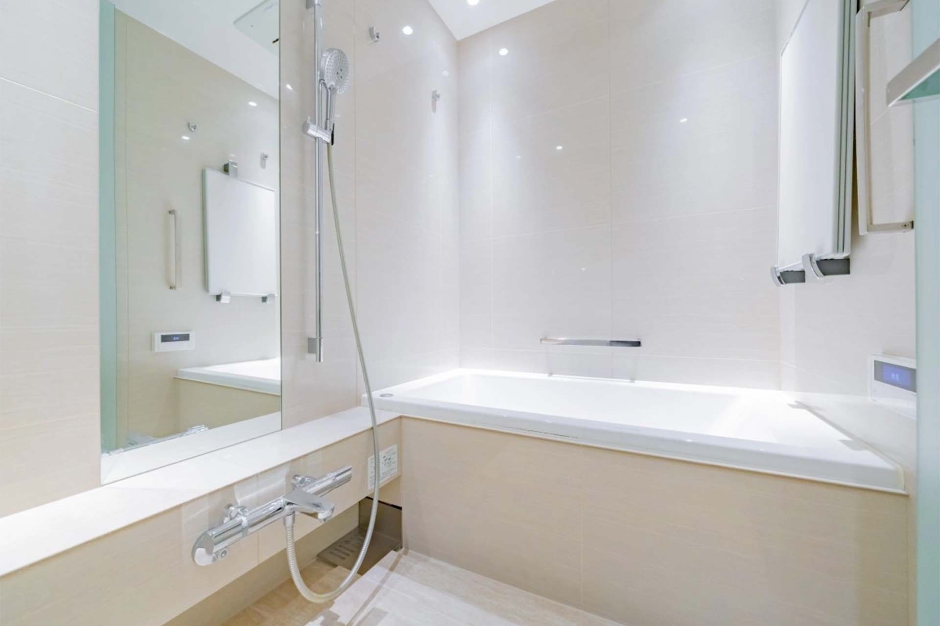 Park Court Toranomon Bathroom2.jpg