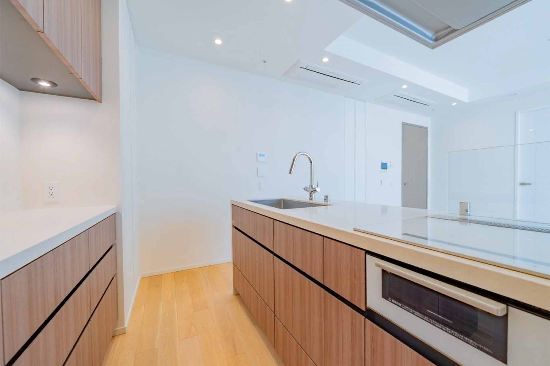 Park Court Toranomon LDK2.jpg