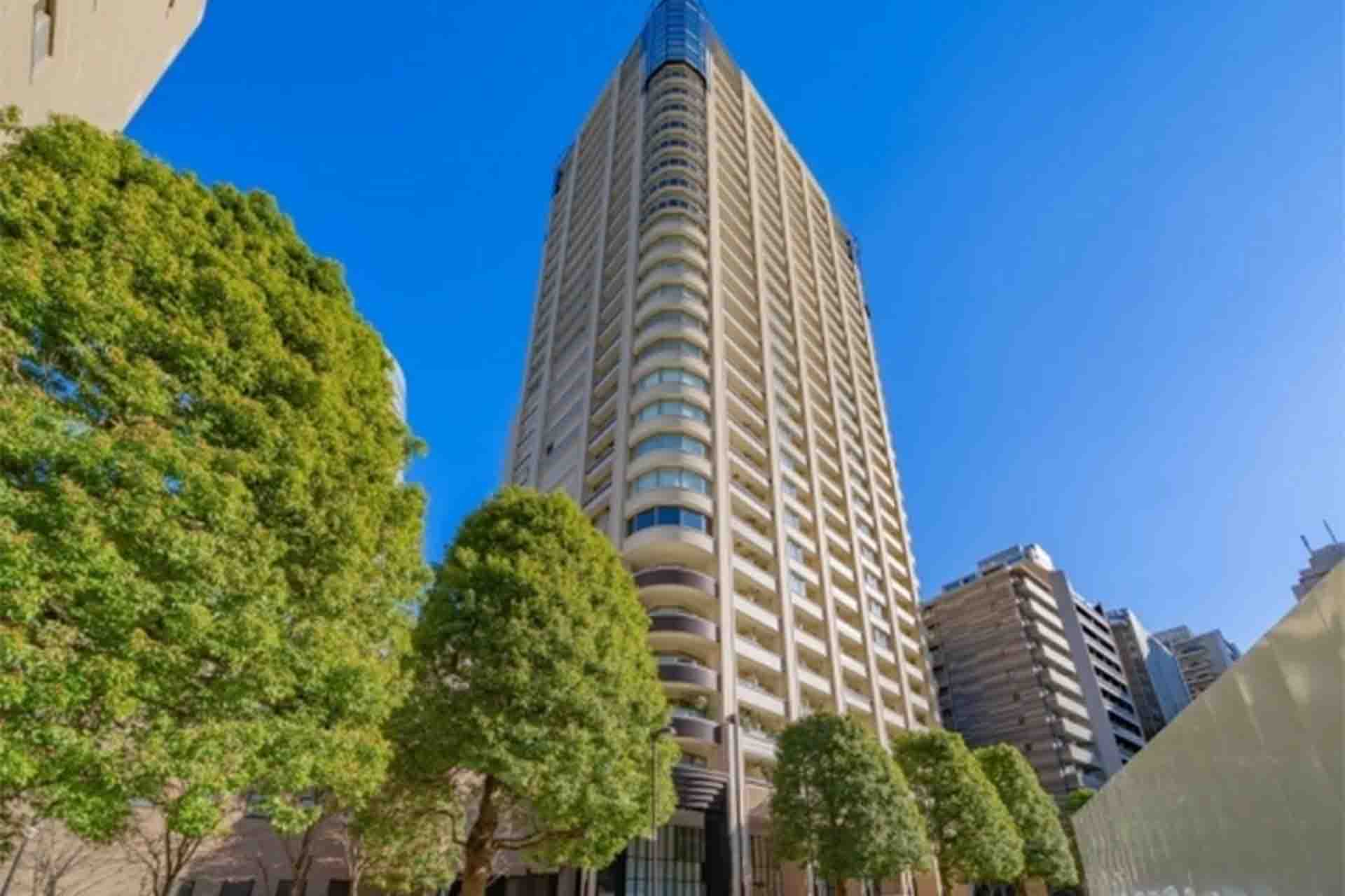 Park Court Toranomon Atago Tower exterior.jpg