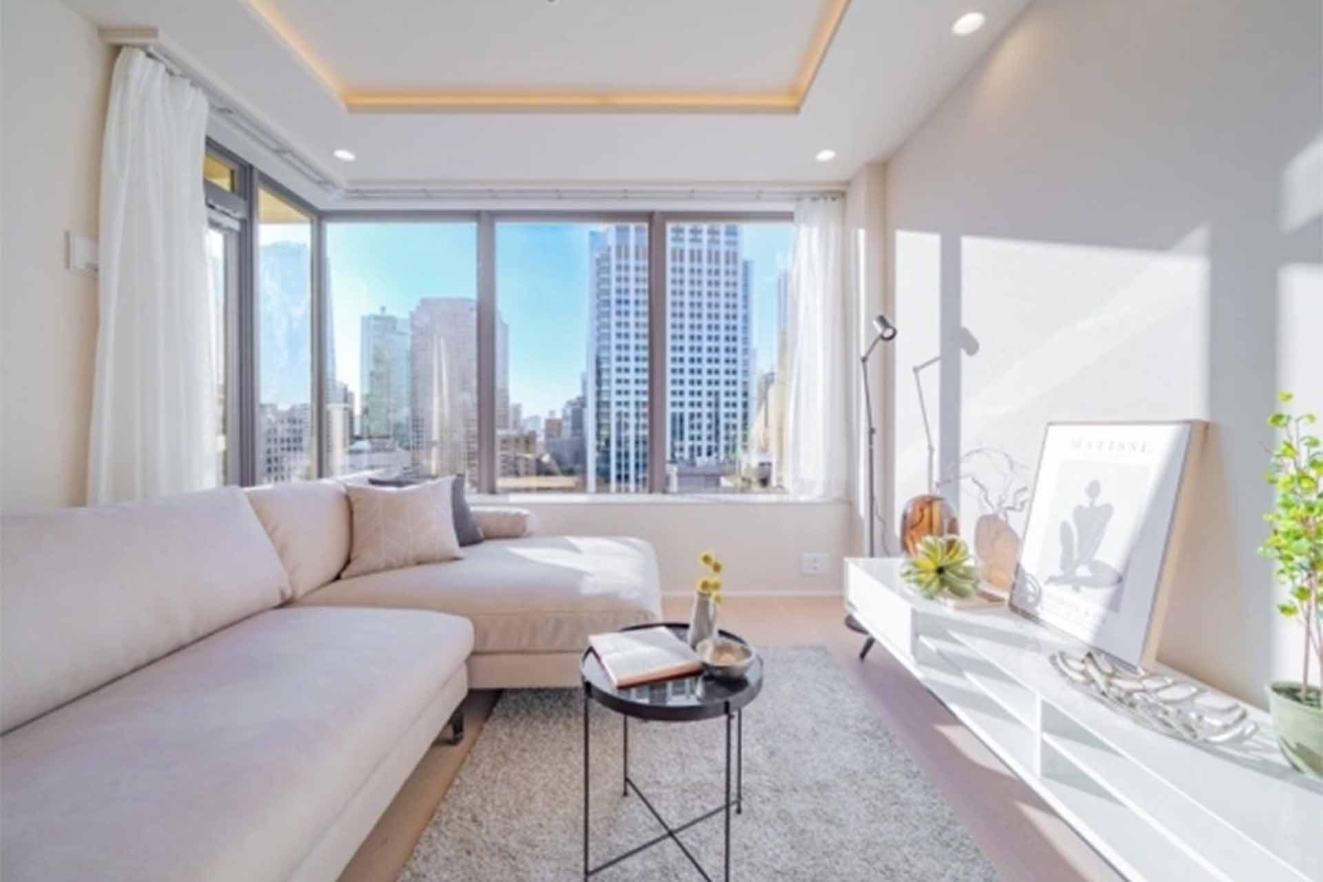 Park Court Toranomon Atago Tower LDK.jpg