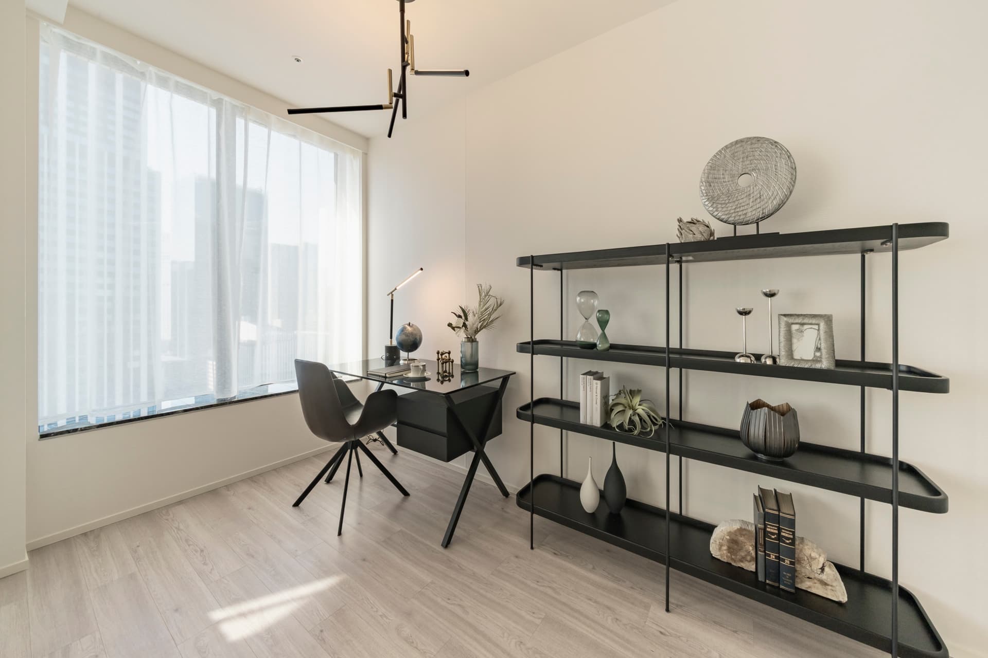 Park Court Toranomon Atago Tower Bedroom.jpg