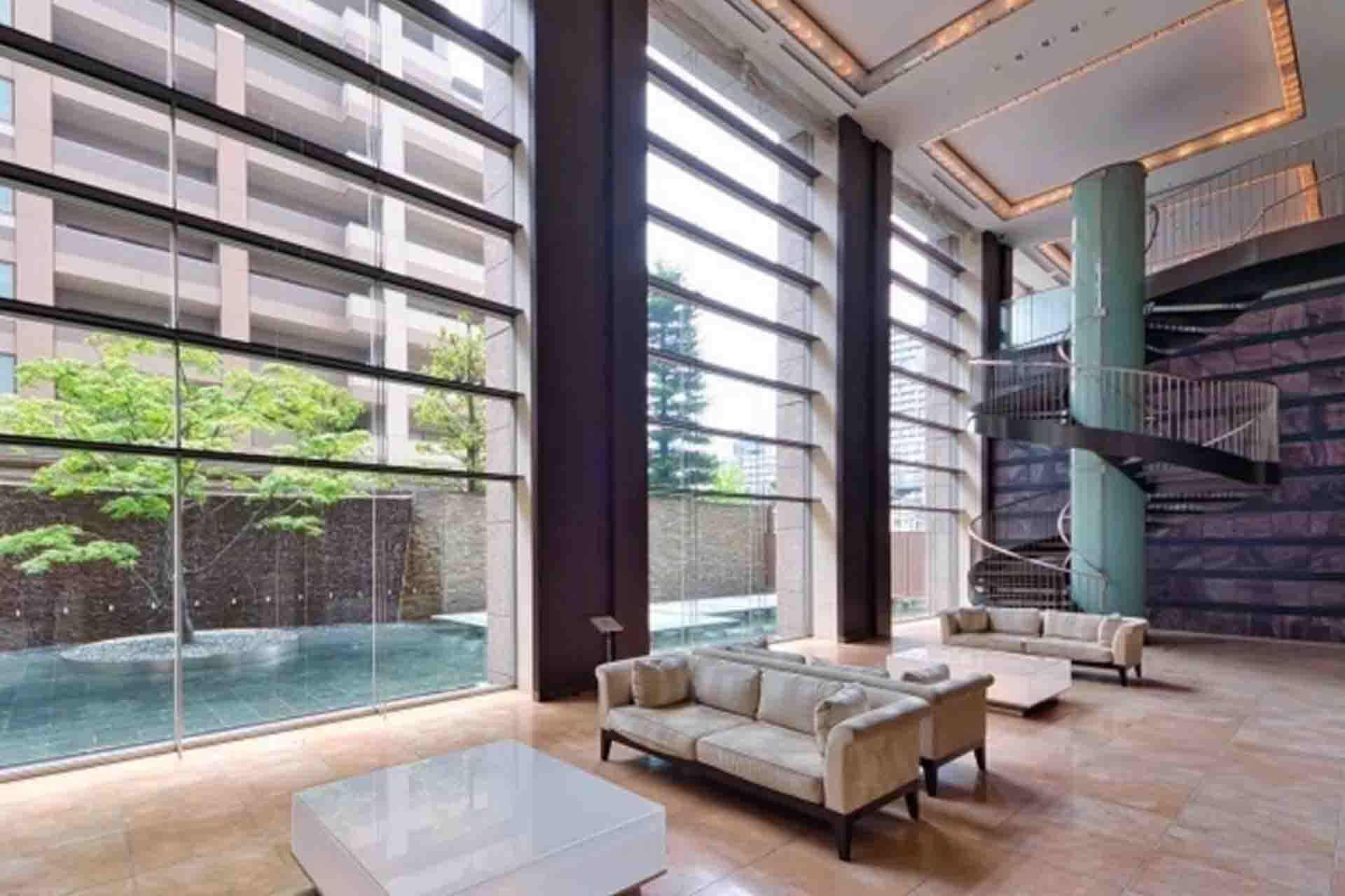 Park Court Azabu-Juban The Tower ent.jpg