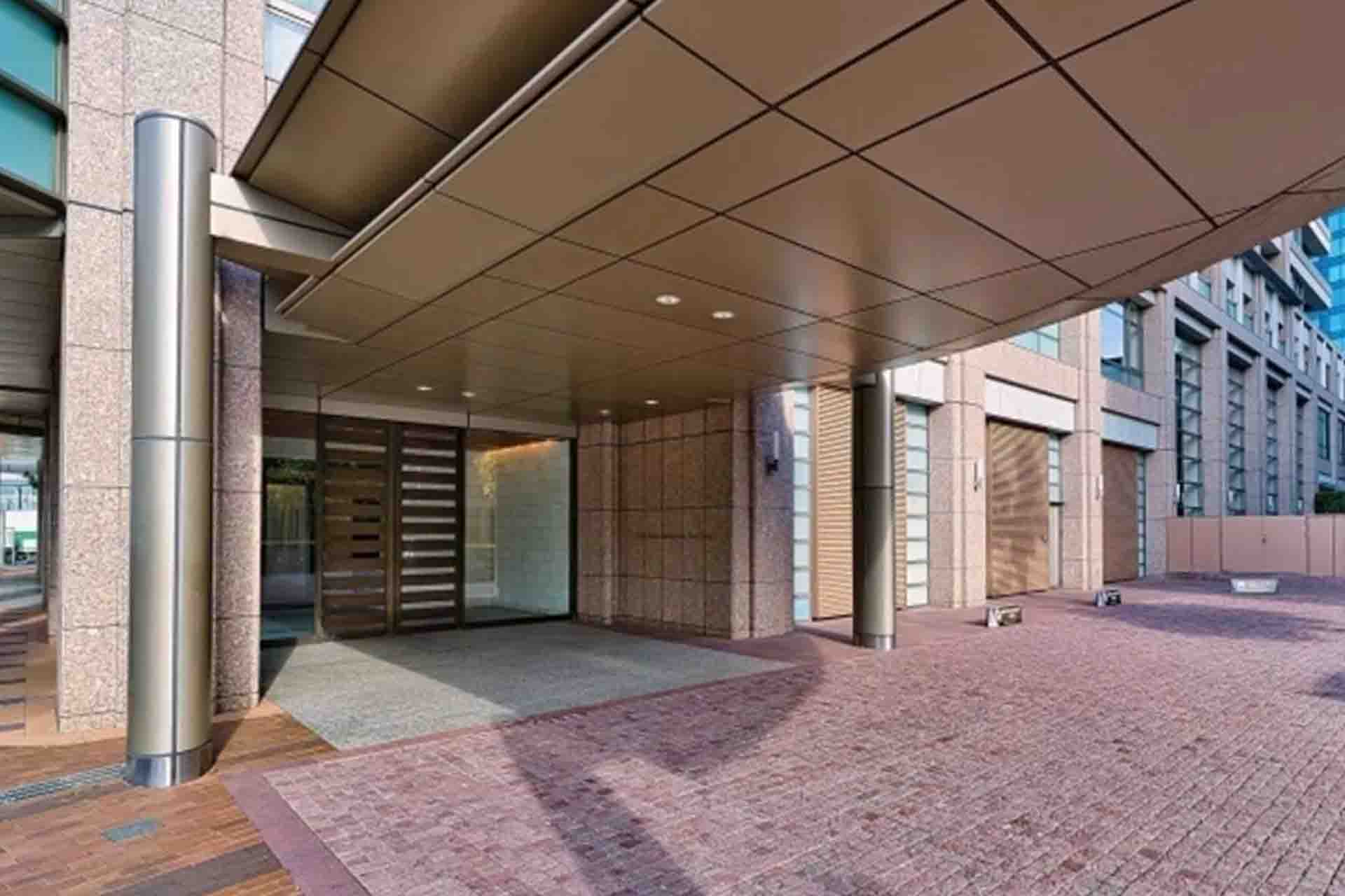 Park Court Azabu-Juban The Tower hall.jpg