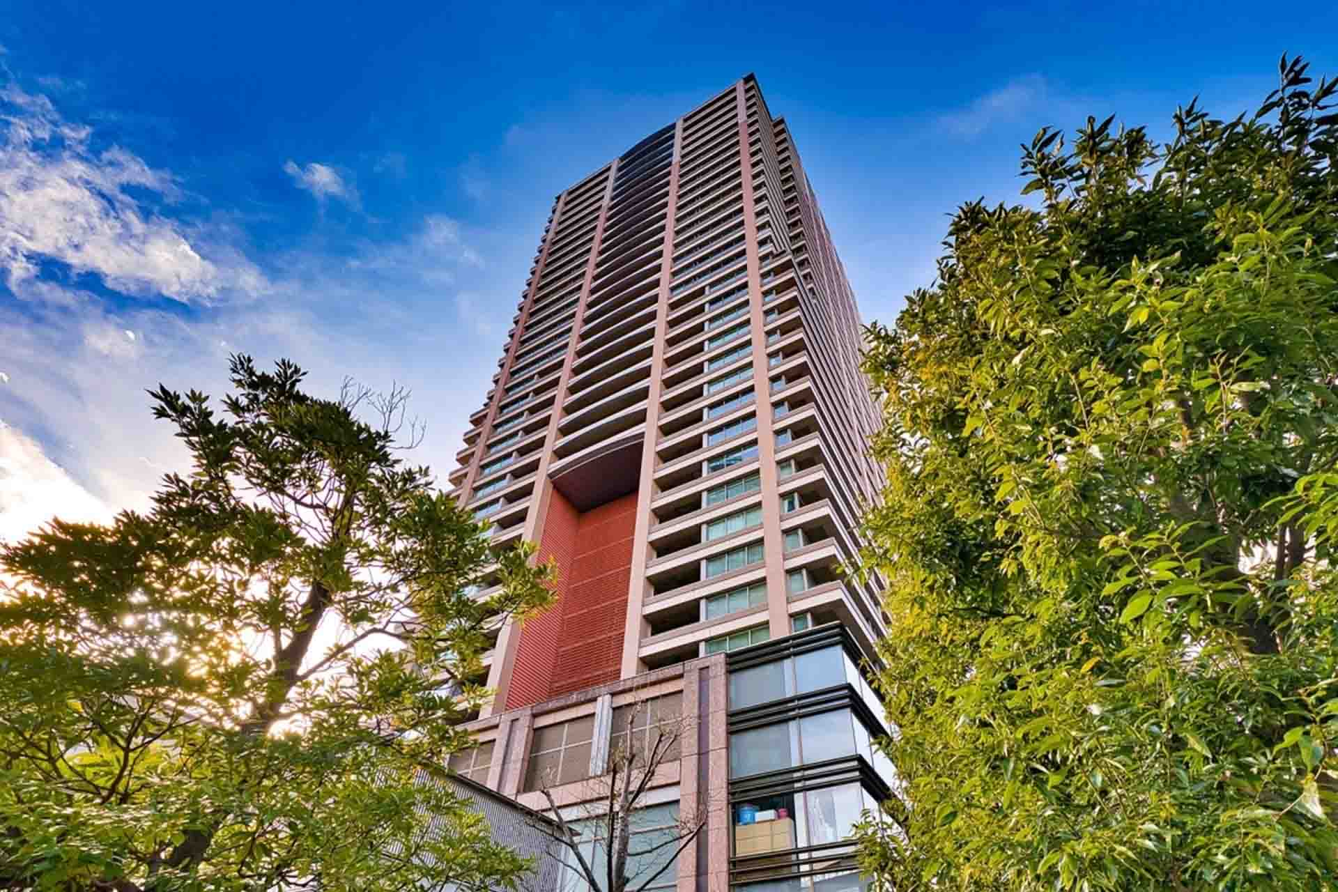 Park Court Azabu-Juban The Tower exterior.jpg