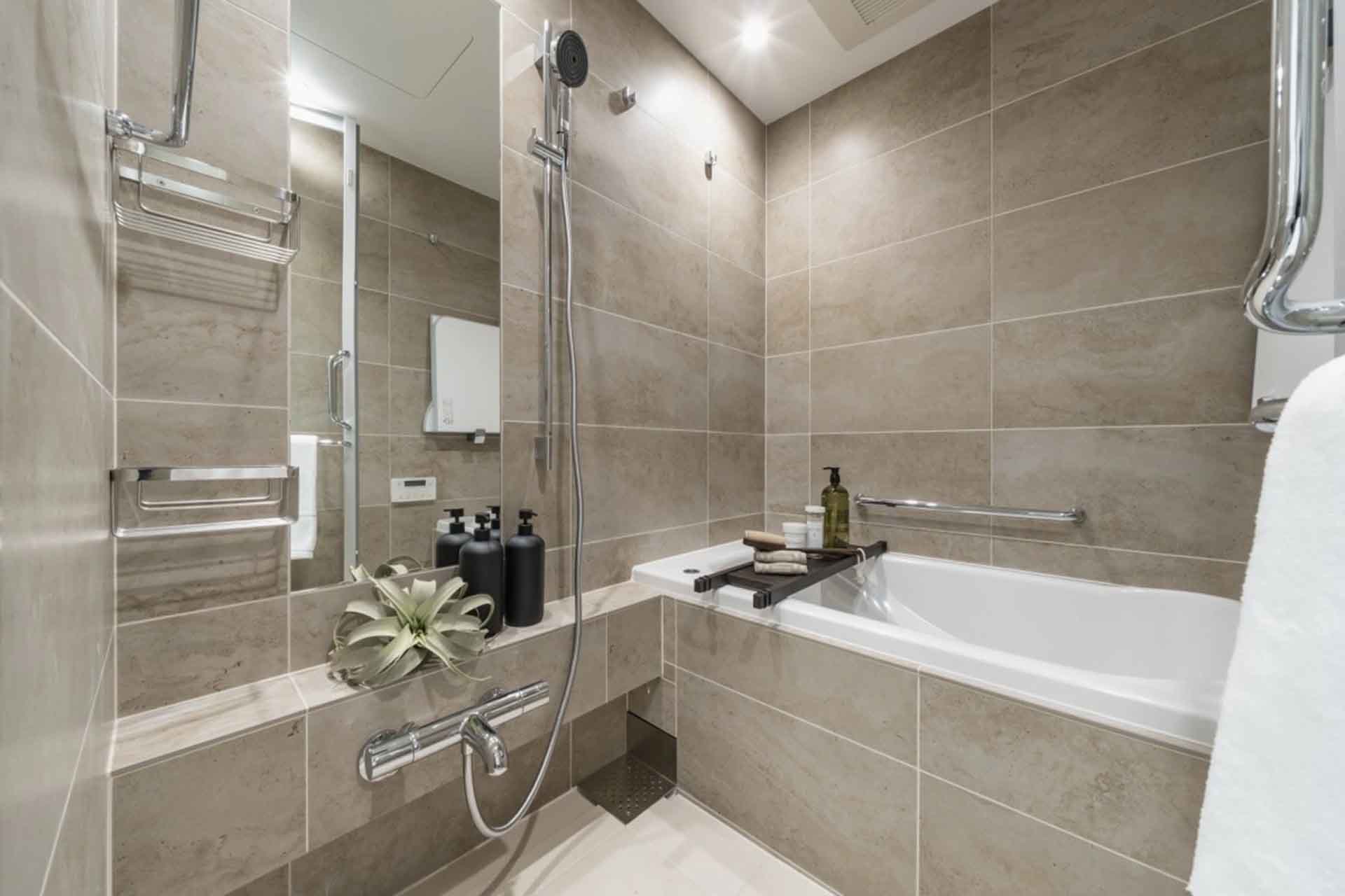 Park Court Azabu-Juban The Tower bathroom.jpg